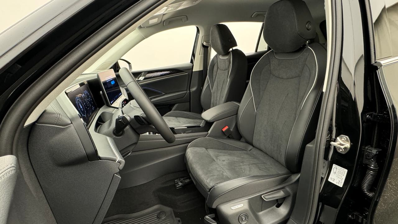 VW Tiguan 2.0 TDI SCR Elegance 4Motion DSG-image-4
