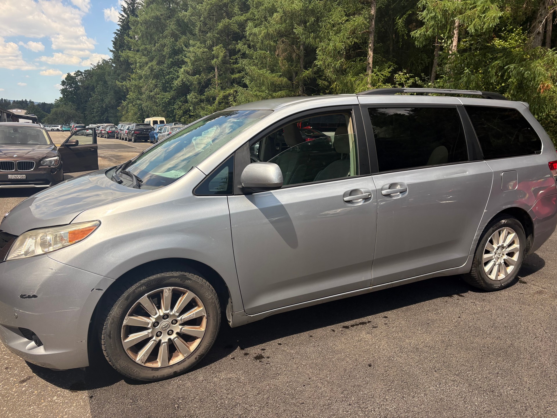 TOYOTA Sienna-image-8