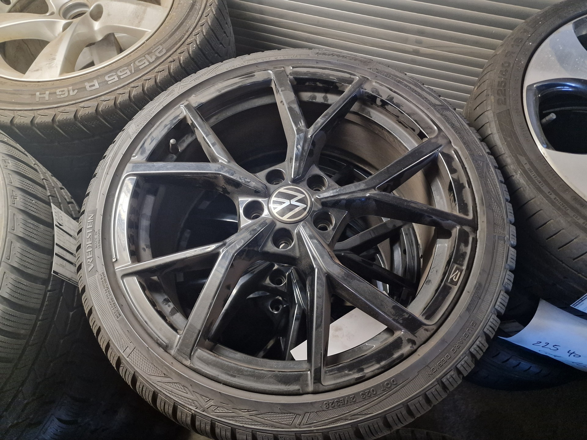 VW Golf 2.0 TSI GTI Clubsport DSG 8x19" Pano Headup-image-24