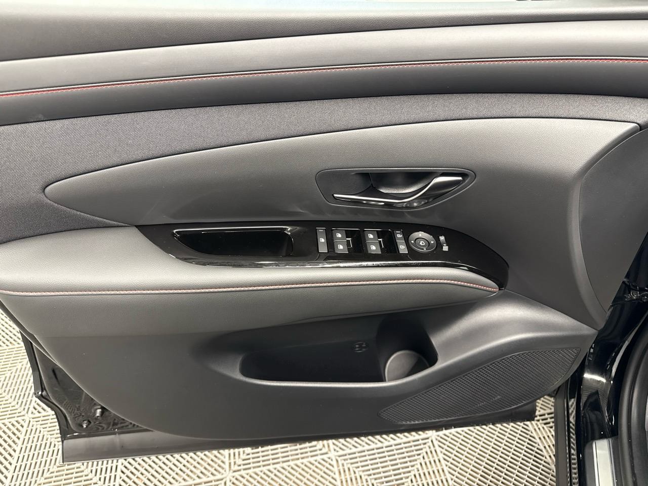 HYUNDAI Tucson 1.6 TGDI PHEV N-Line 4WD-image-5