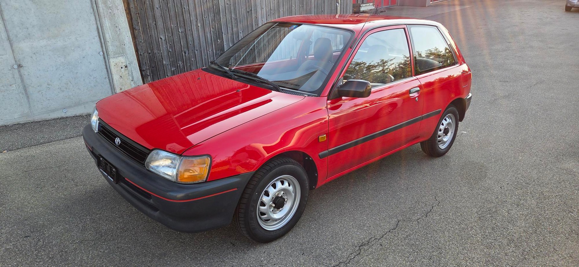 TOYOTA STARLET