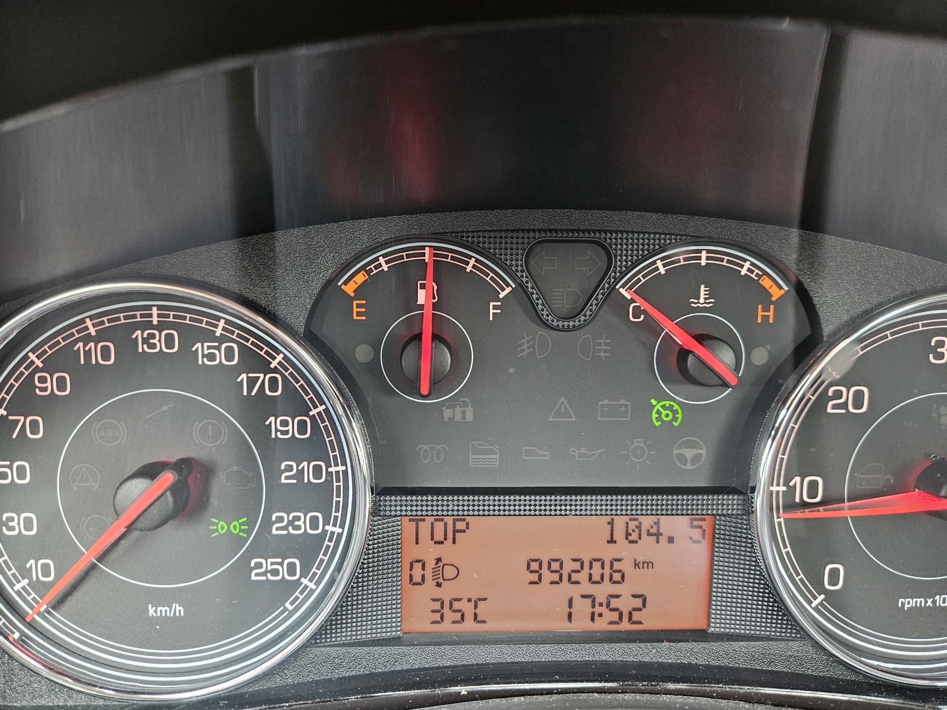 FIAT Croma 1.9 16V JTD Emotion-image-9
