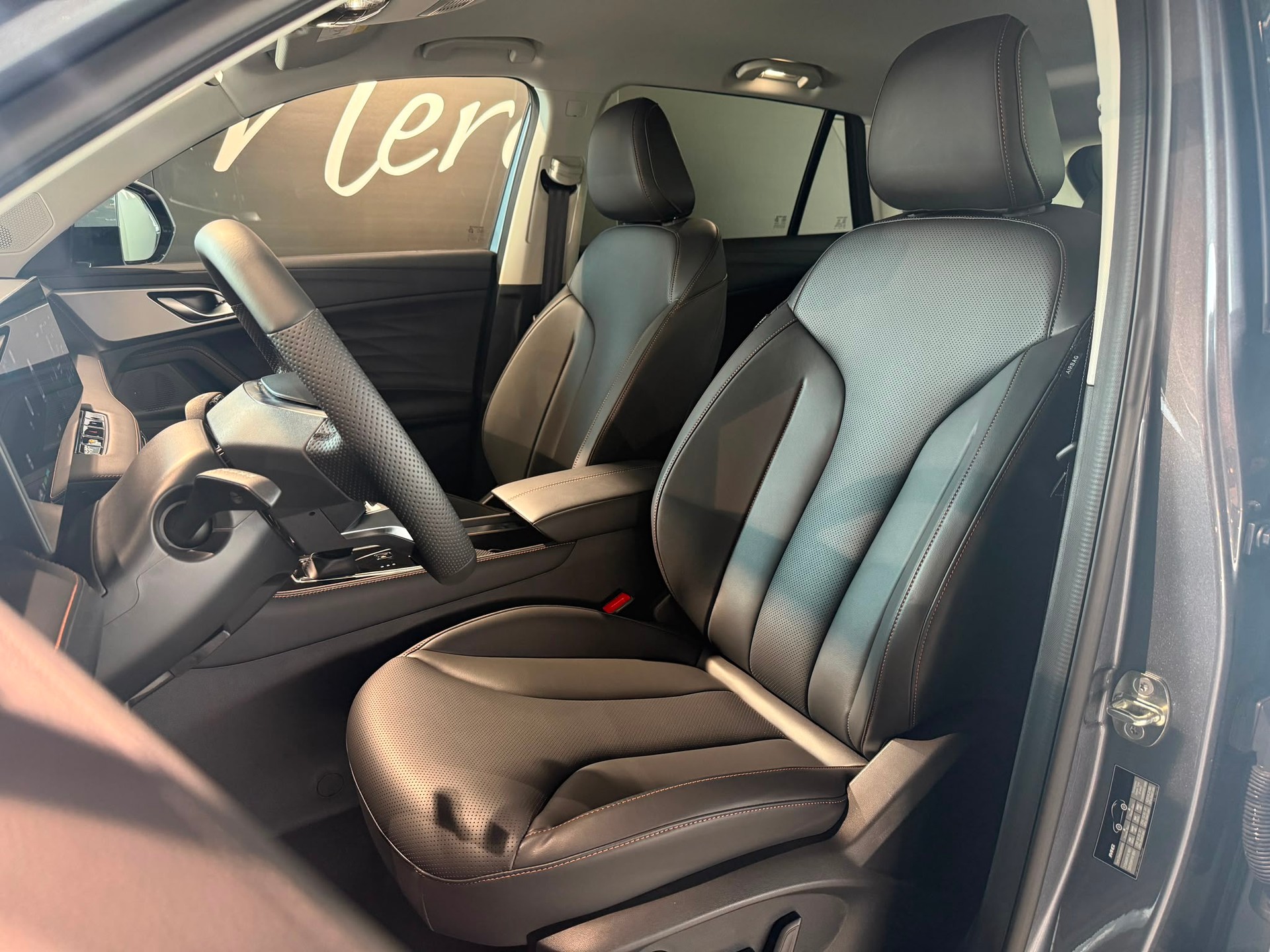 MG HS 1.5 T HEV Luxury-image-6
