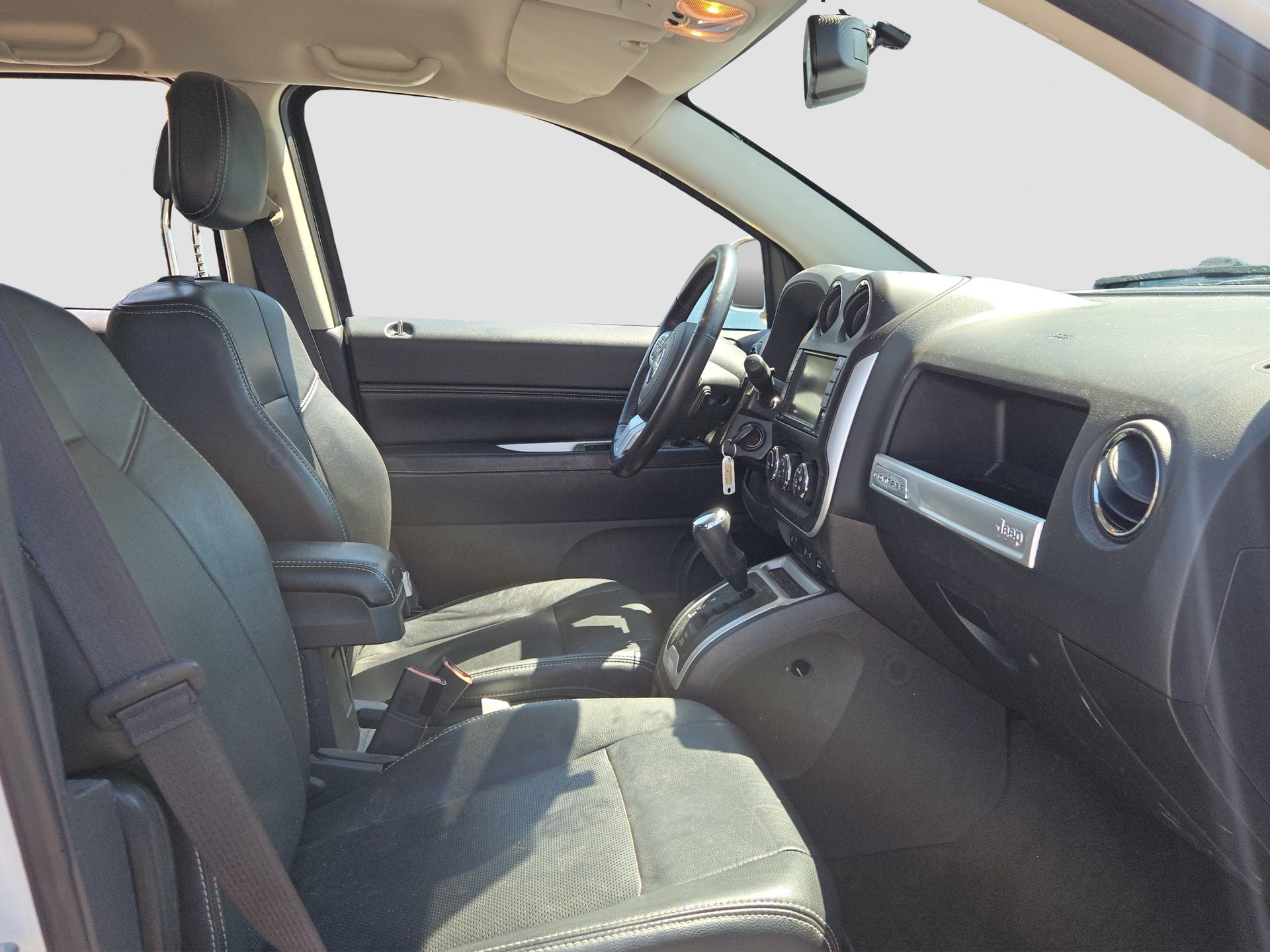 JEEP Compass 2.4 Limited Automatic-showroom-element-3