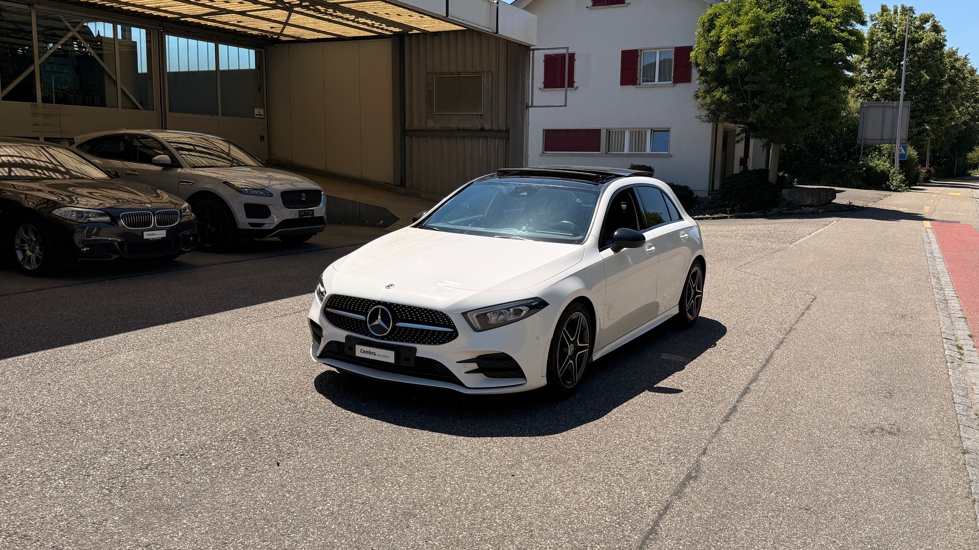 MERCEDES-BENZ A 200 AMG Line 7G-DCT-showroom-element-2
