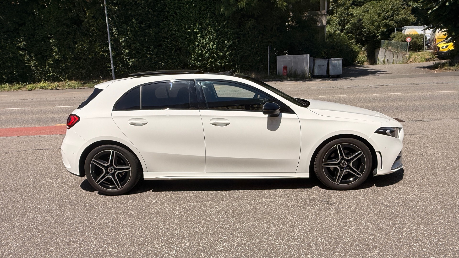 MERCEDES-BENZ A 200 AMG Line 7G-DCT-image-6