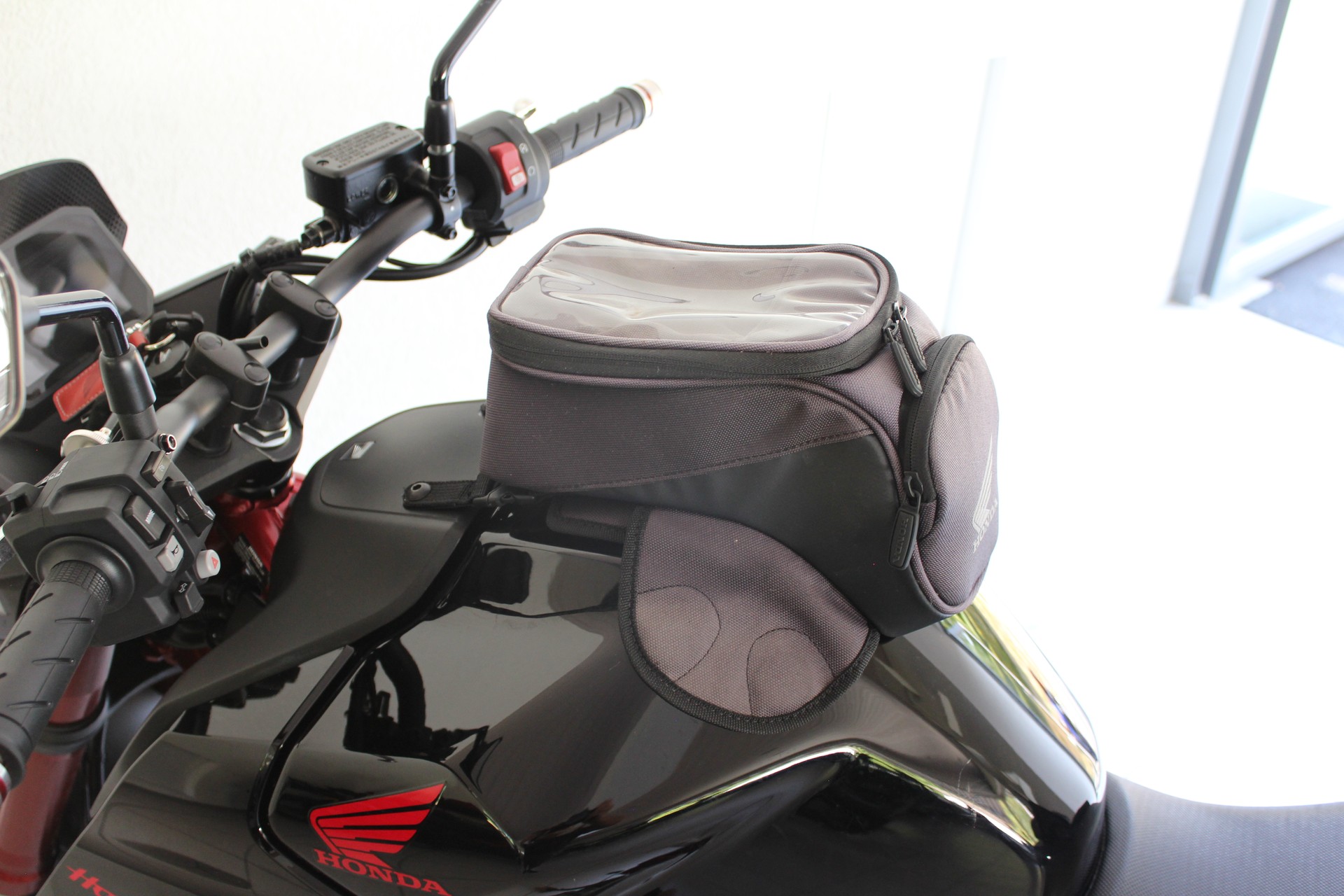 HONDA CB 750 Hornet-image-12