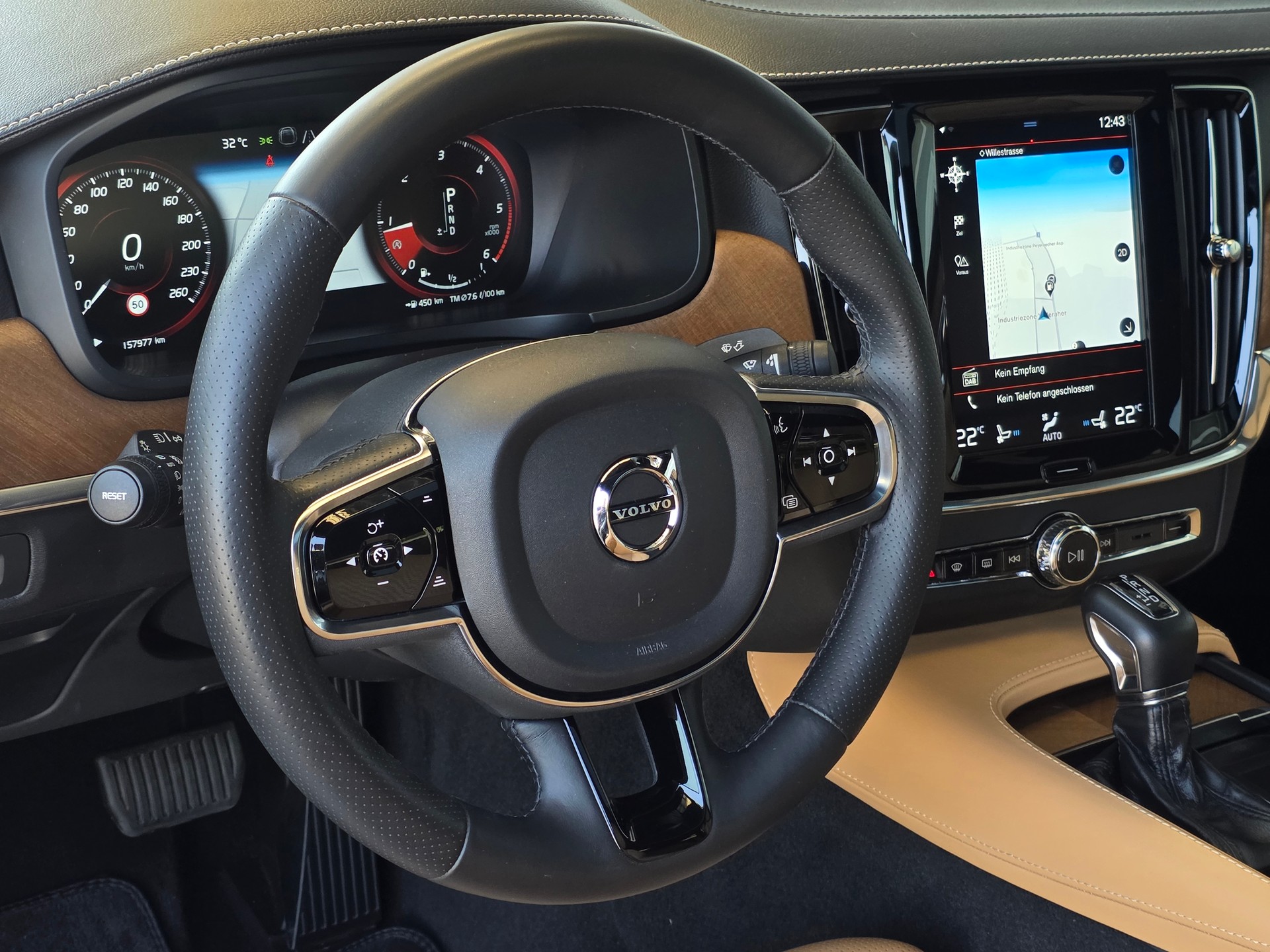 VOLVO S90 D5 AWD Inscription Geartronic Powerpulse * CH-Fahrzeug * Vollausstattung * Neuwertiger Zustand *-image-9