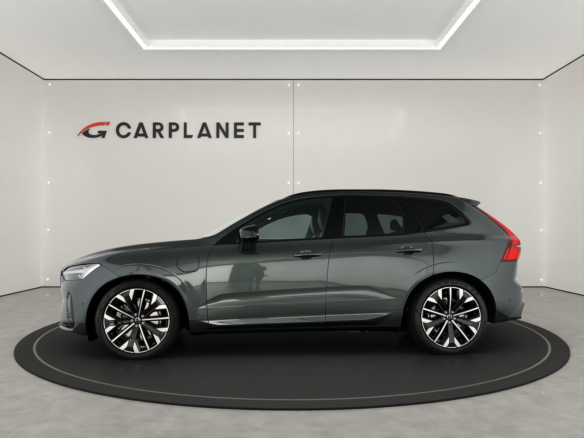 VOLVO XC60 2.0 T8 TE Ultra Dark eAWD-showroom-element-2