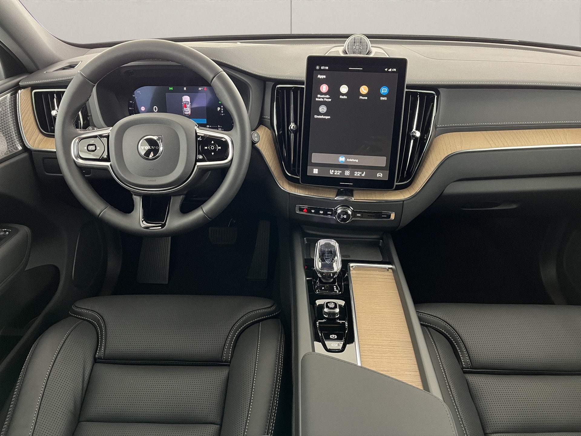 VOLVO XC60 2.0 T8 TE Ultra Dark eAWD-image-9
