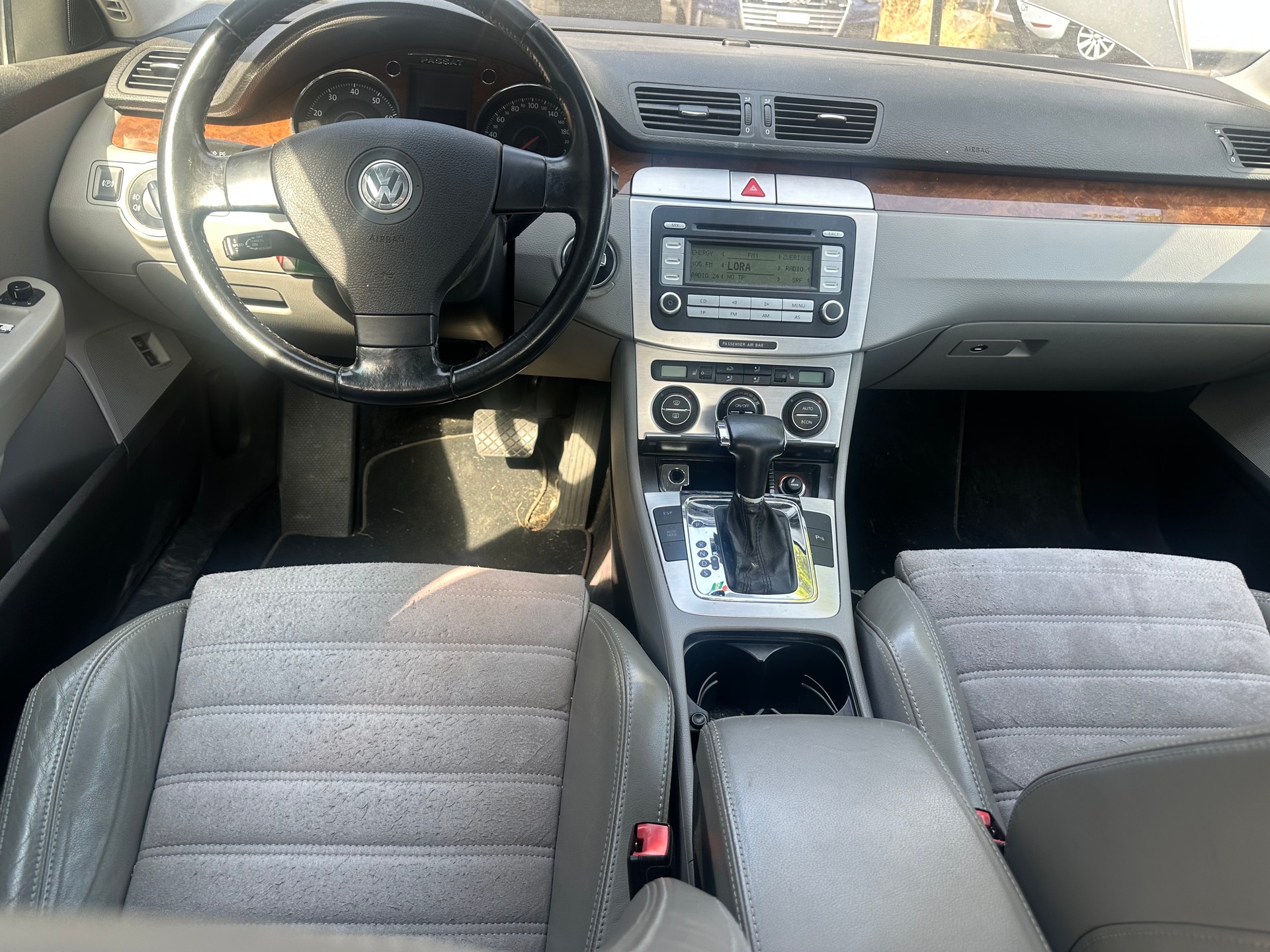 VW Passat 2.0T FSI Highline-image-5