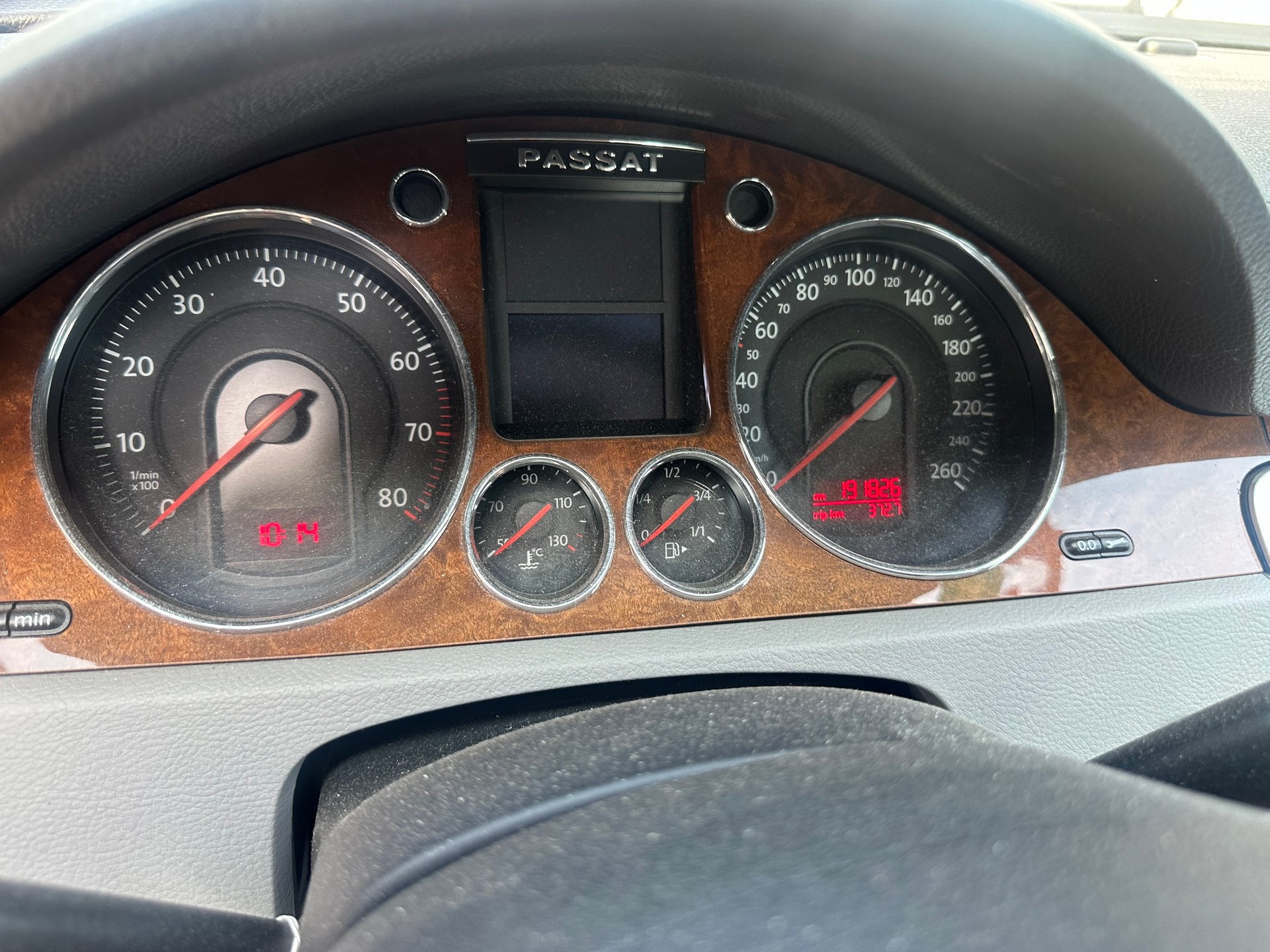 VW Passat 2.0T FSI Highline-image-8