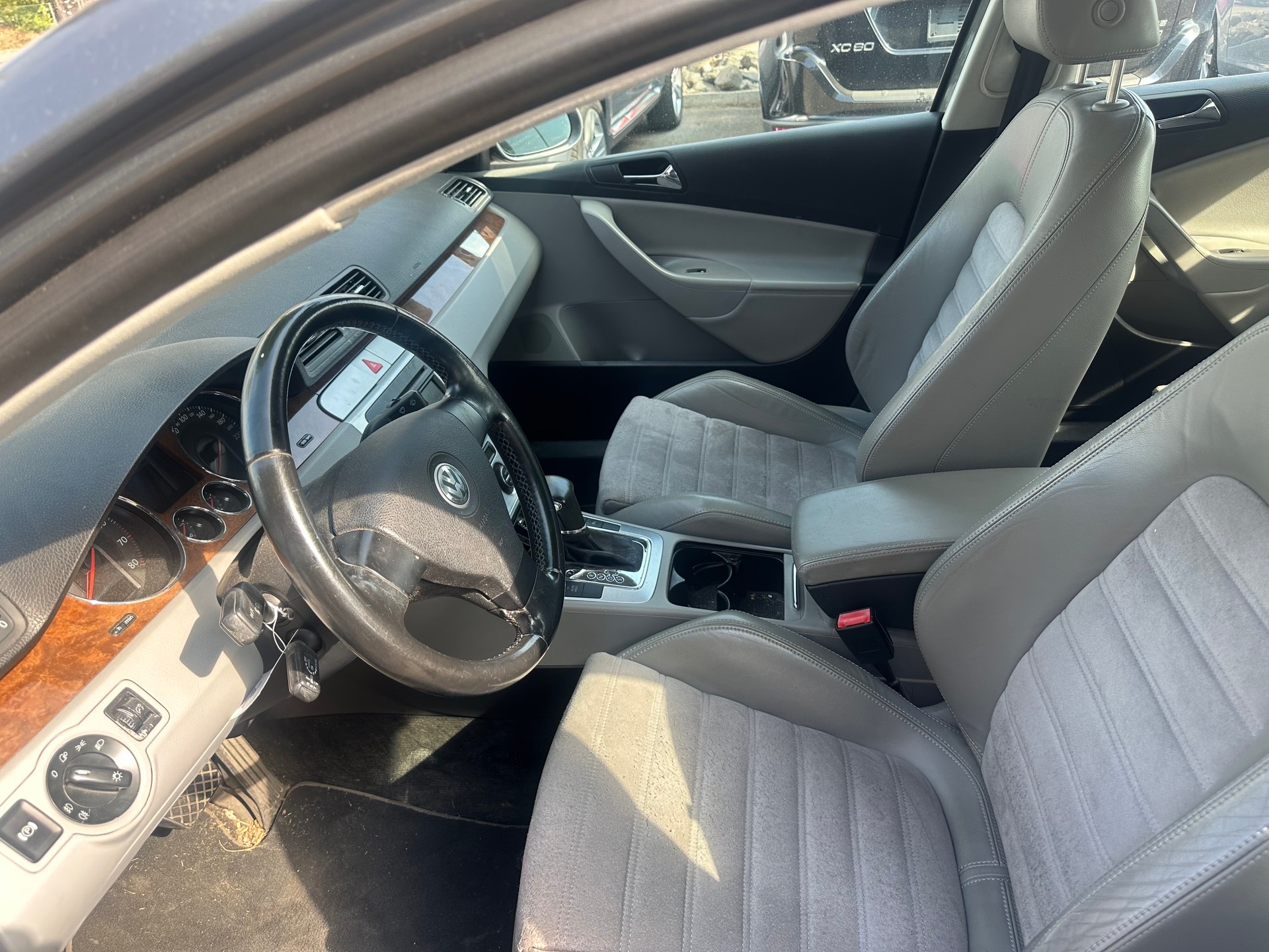 VW Passat 2.0T FSI Highline-image-10