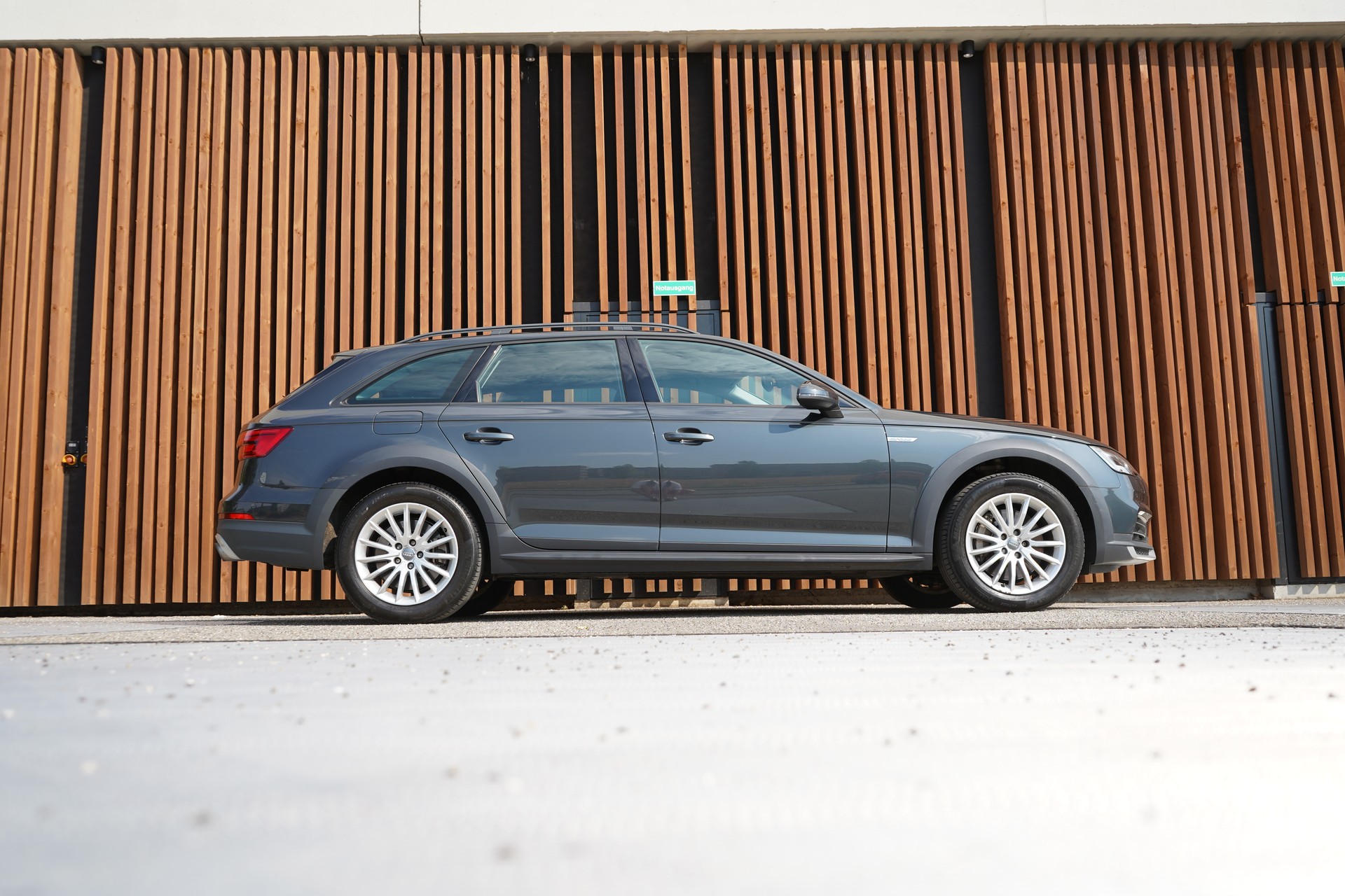 AUDI A4 ALLROAD 2.0 TFSI QUATTRO S-TRONIC l 251 PS-showroom-element-2
