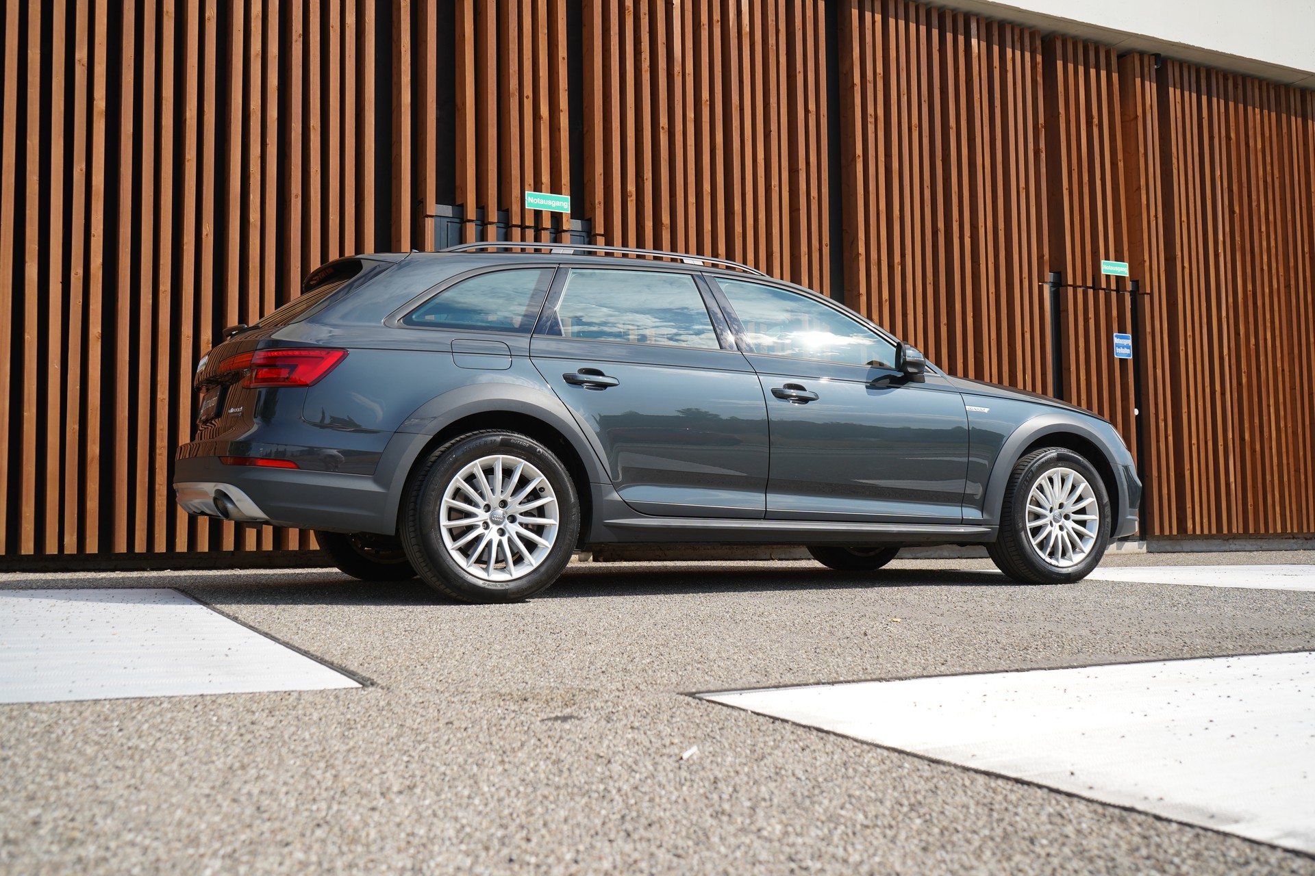 AUDI A4 ALLROAD 2.0 TFSI QUATTRO S-TRONIC l 251 PS-image-10