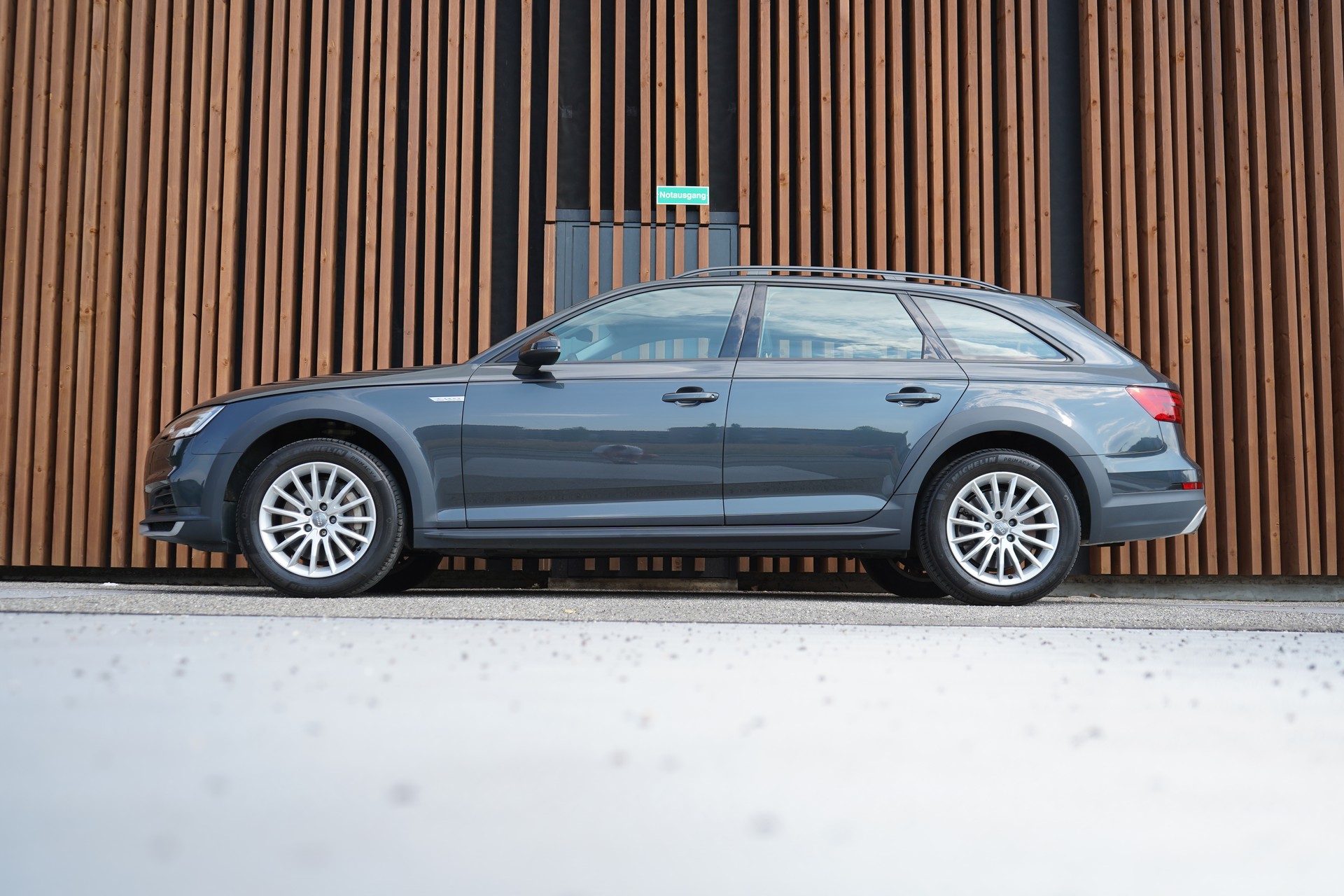 AUDI A4 ALLROAD 2.0 TFSI QUATTRO S-TRONIC l 251 PS-showroom-element-1