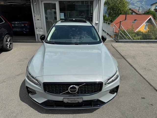 VOLVO V60 2.0 B4 Plus Dark-image-6
