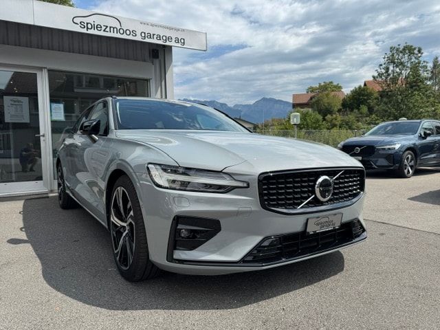 VOLVO V60 2.0 B4 Plus Dark