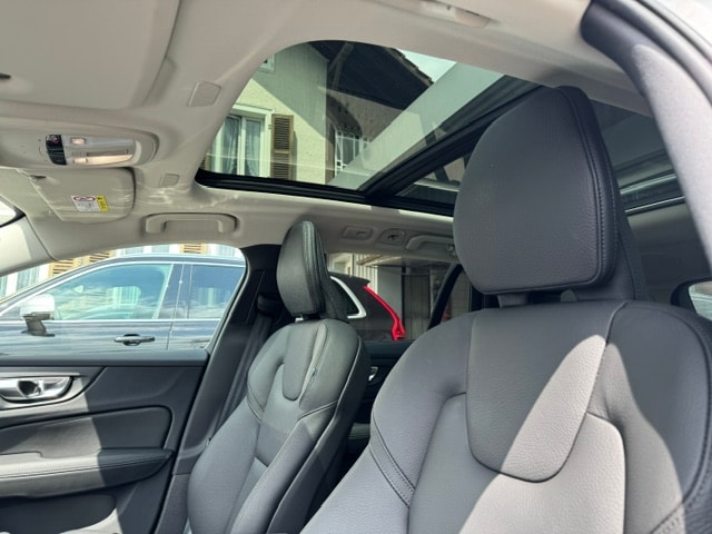 VOLVO V60 2.0 B4 Plus Dark-image-9