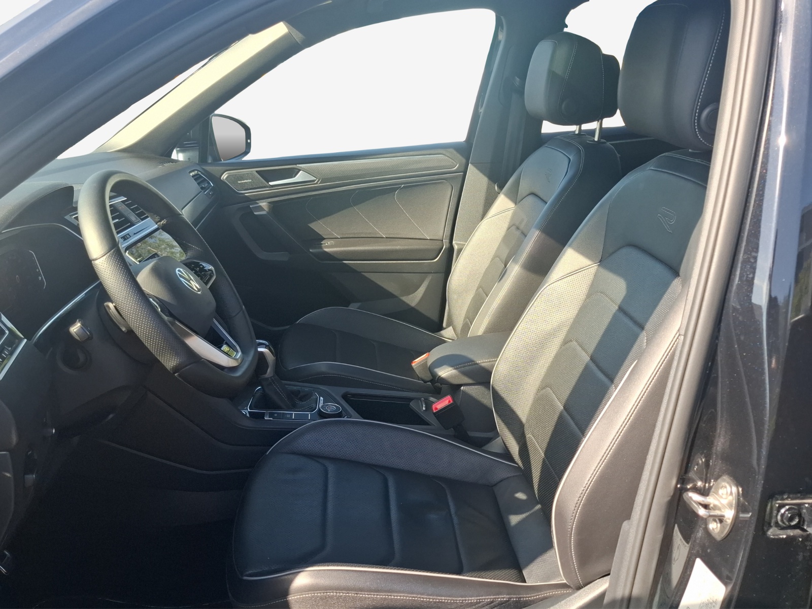 VW Tiguan Allspace 2.0 TDI SCR R-Line 4Motion DSG-image-7