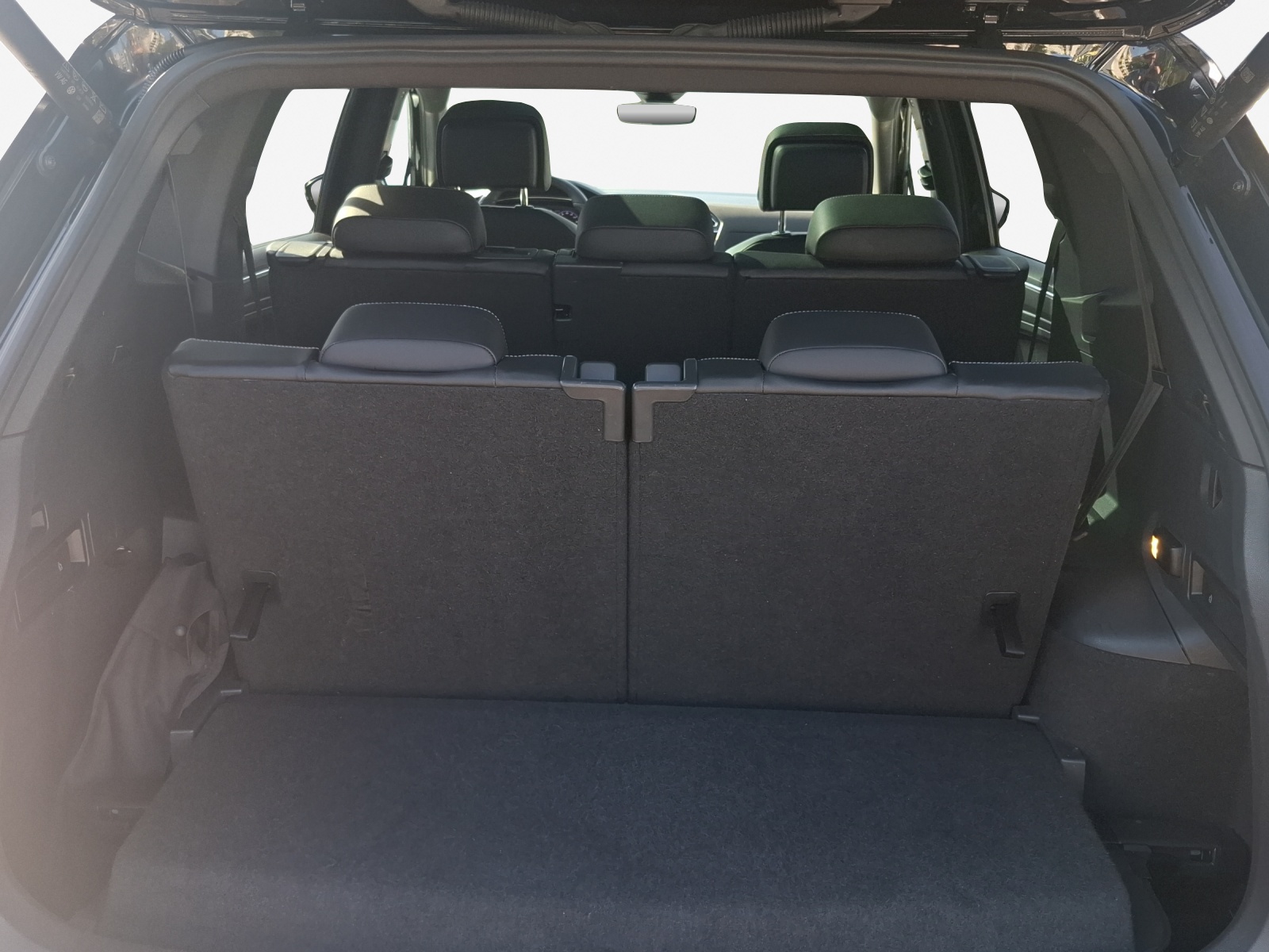 VW Tiguan Allspace 2.0 TDI SCR R-Line 4Motion DSG-image-12