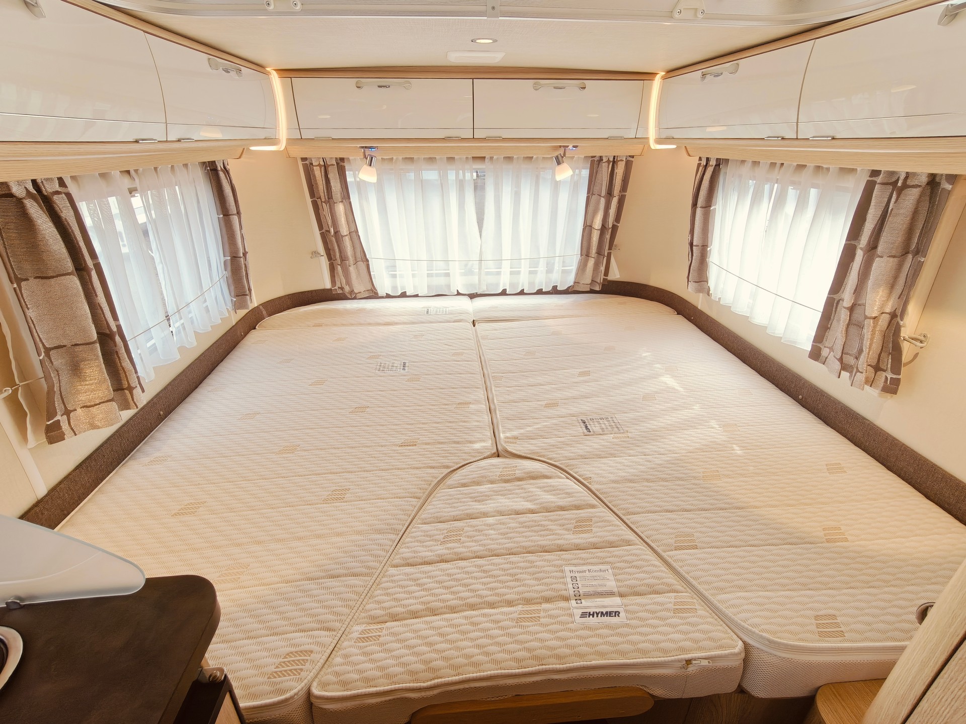 HYMER ERIBA Troll 60 Edition -- Längsbett -- Mover -- Luftvorzelt -- Markise & LED -- Veloträger -- Eriba Winterabdeckplane-image-17