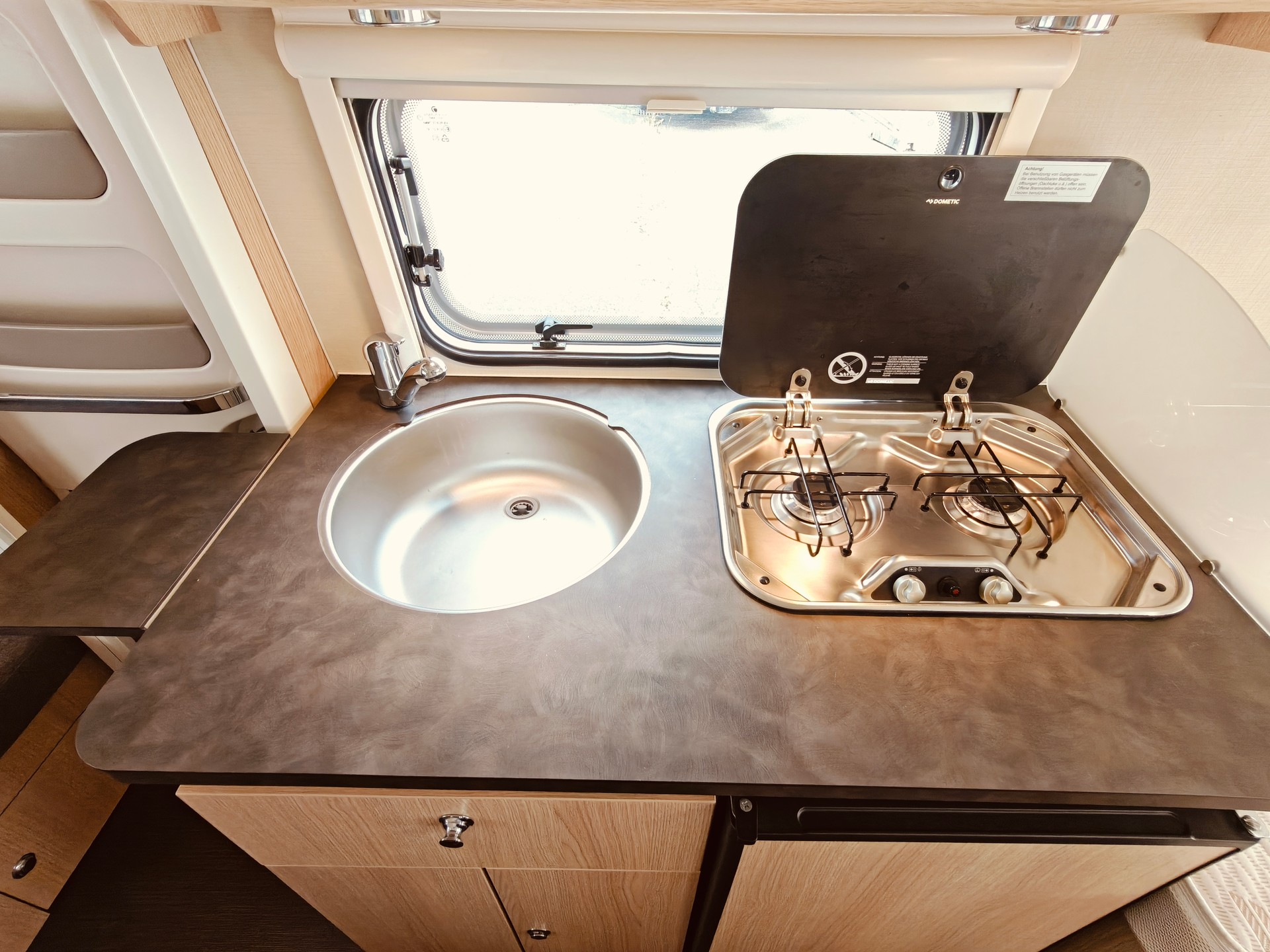 HYMER ERIBA Troll 60 Edition -- Längsbett -- Mover -- Luftvorzelt -- Markise & LED -- Veloträger -- Eriba Winterabdeckplane-image-22
