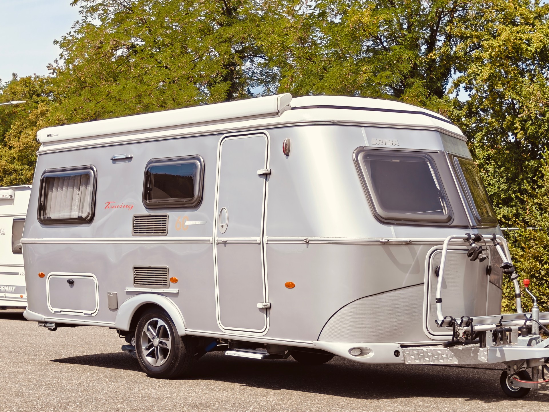 HYMER ERIBA Troll 60 Edition -- Längsbett -- Mover -- Luftvorzelt -- Markise & LED -- Veloträger -- Eriba Winterabdeckplane-showroom-element-3