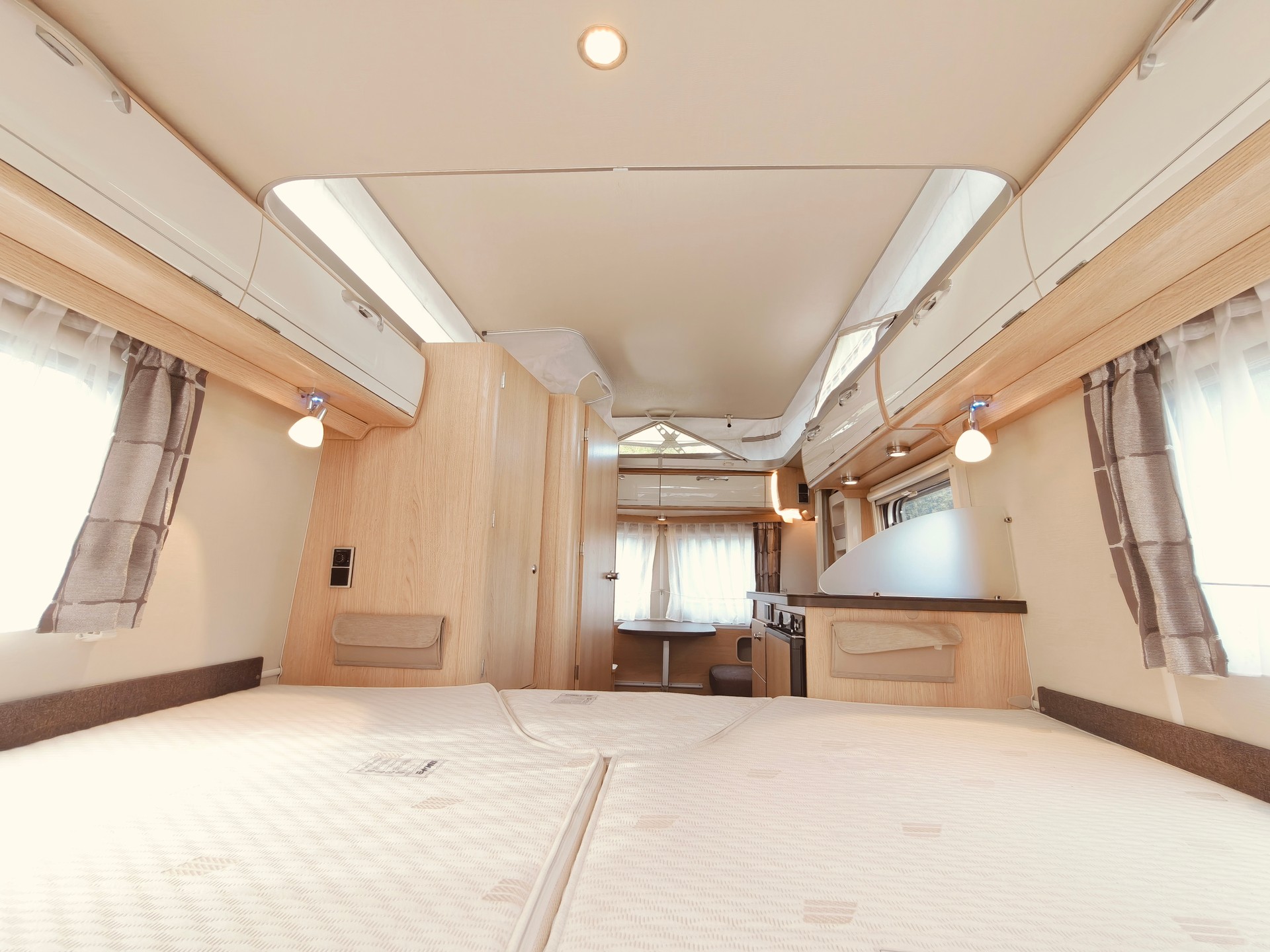 HYMER ERIBA Troll 60 Edition -- Längsbett -- Mover -- Luftvorzelt -- Markise & LED -- Veloträger -- Eriba Winterabdeckplane-image-18