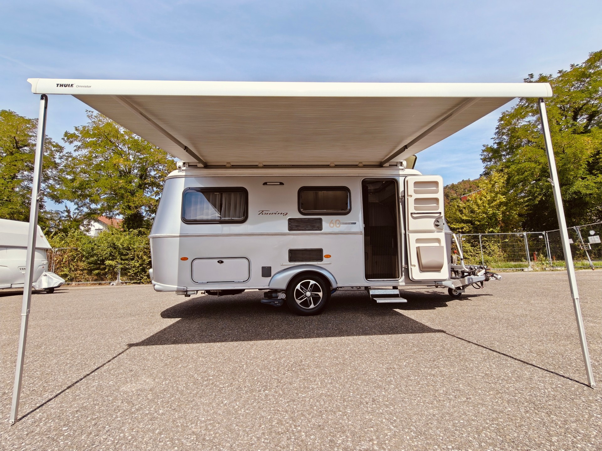 HYMER ERIBA Troll 60 Edition -- Längsbett -- Mover -- Luftvorzelt -- Markise & LED -- Veloträger -- Eriba Winterabdeckplane-image-6