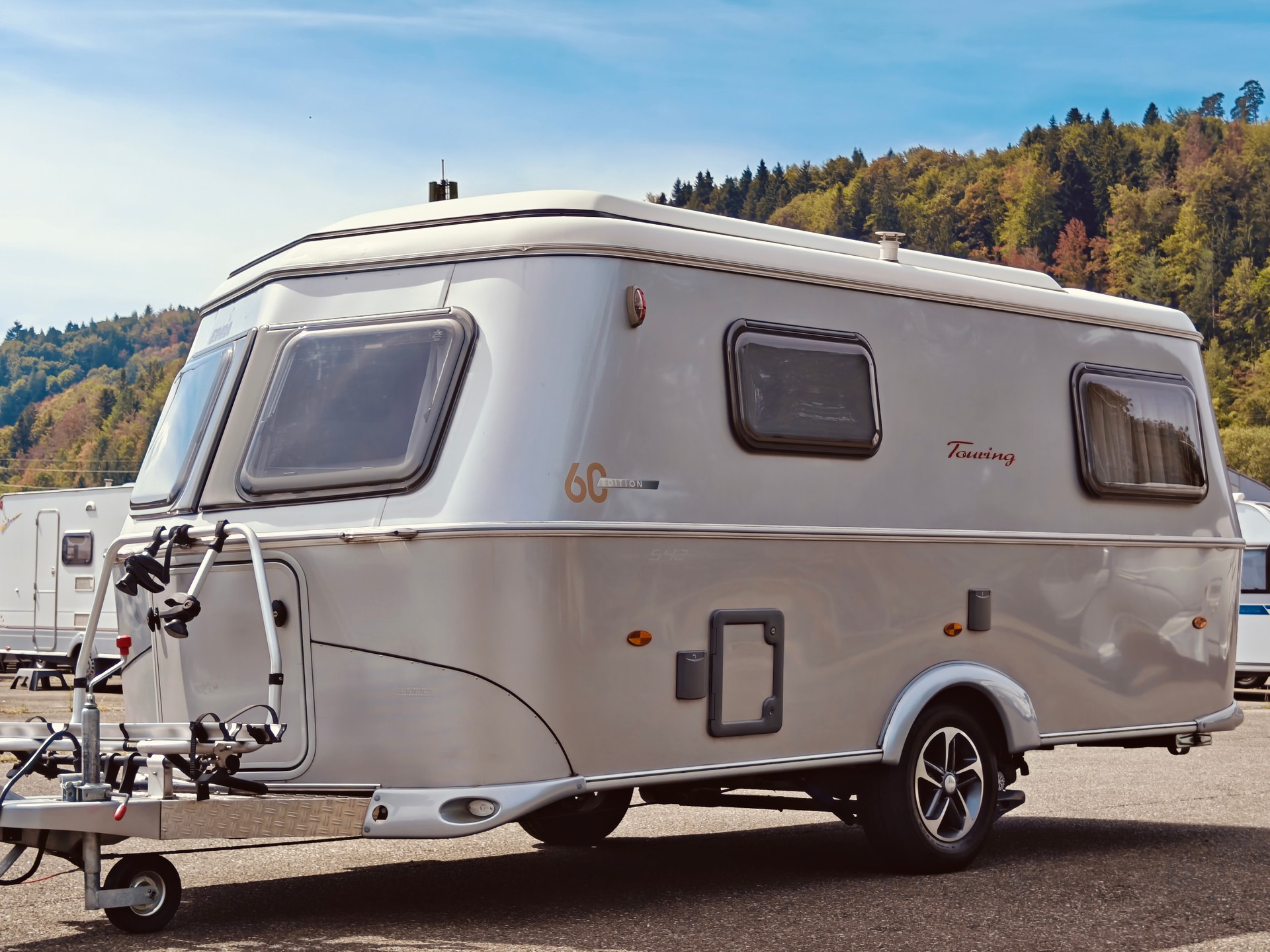 HYMER ERIBA Troll 60 Edition -- Längsbett -- Mover -- Luftvorzelt -- Markise & LED -- Veloträger -- Eriba Winterabdeckplane-showroom-element-1