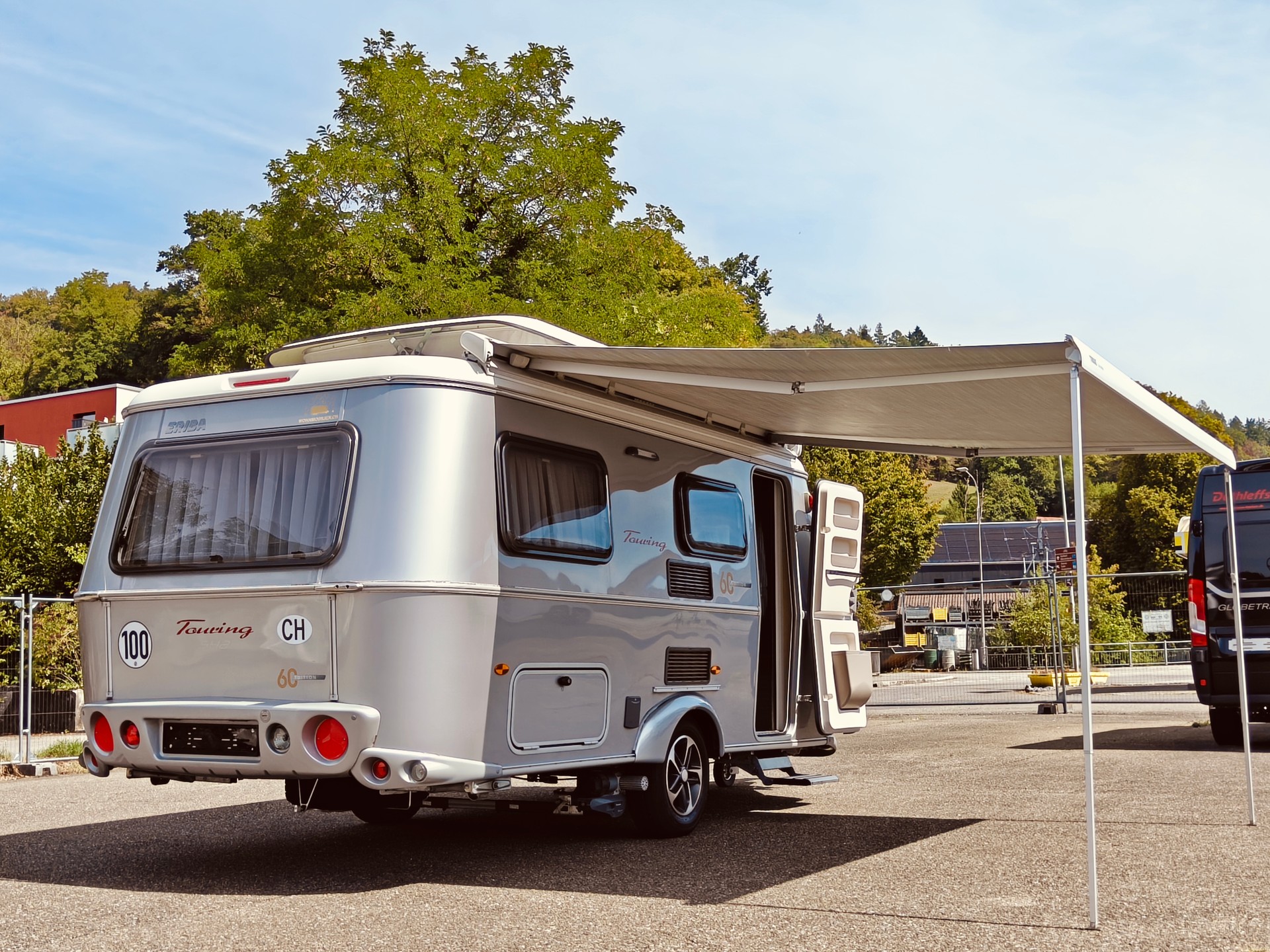 HYMER ERIBA Troll 60 Edition -- Längsbett -- Mover -- Luftvorzelt -- Markise & LED -- Veloträger -- Eriba Winterabdeckplane-image-7