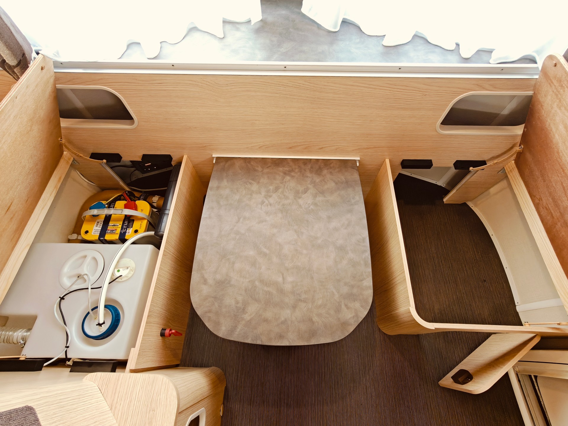 HYMER ERIBA Troll 60 Edition -- Längsbett -- Mover -- Luftvorzelt -- Markise & LED -- Veloträger -- Eriba Winterabdeckplane-image-26
