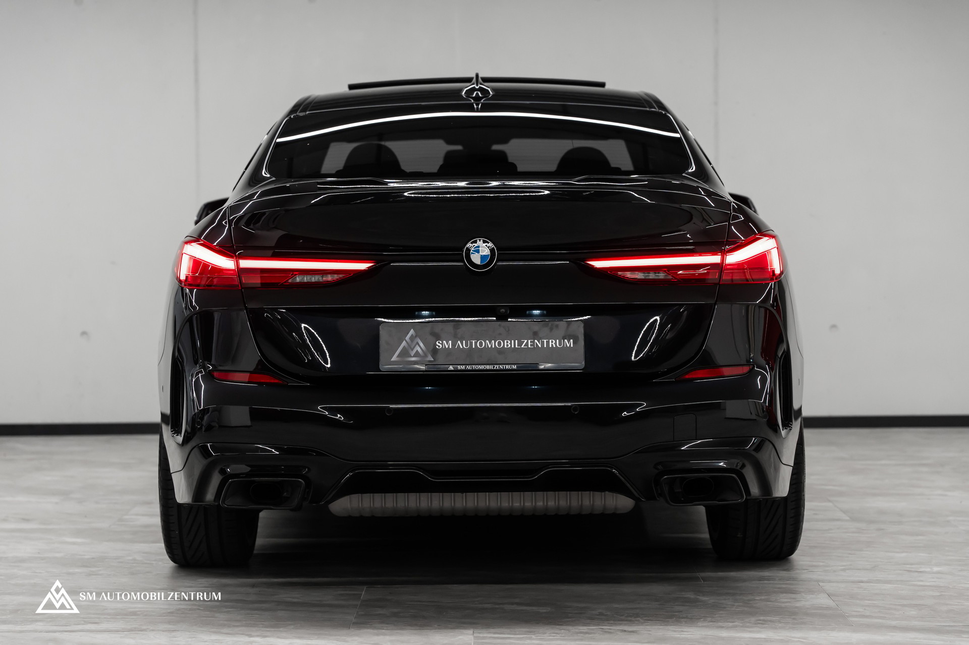 BMW M235i xDrive Gran Coupé / Head-Up / Panorama / el. Sitze Memory / Rückfahrkamera-image-10