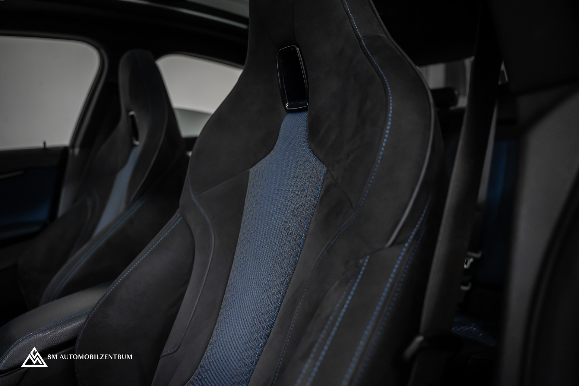 BMW M235i xDrive Gran Coupé / Head-Up / Panorama / el. Sitze Memory / Rückfahrkamera-image-23