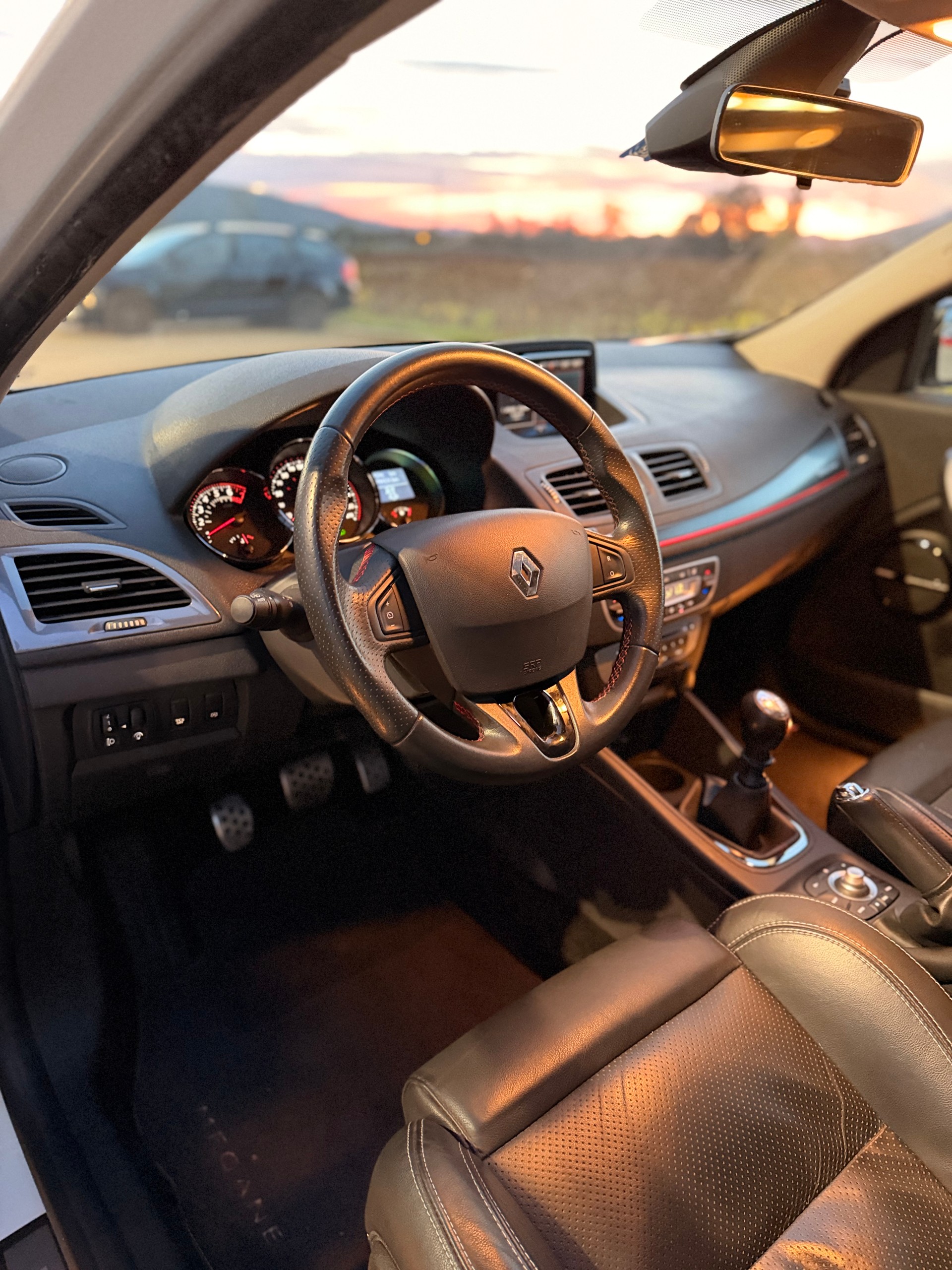 RENAULT Mégane Grandtour 2.0 16V Turbo GT-image-19