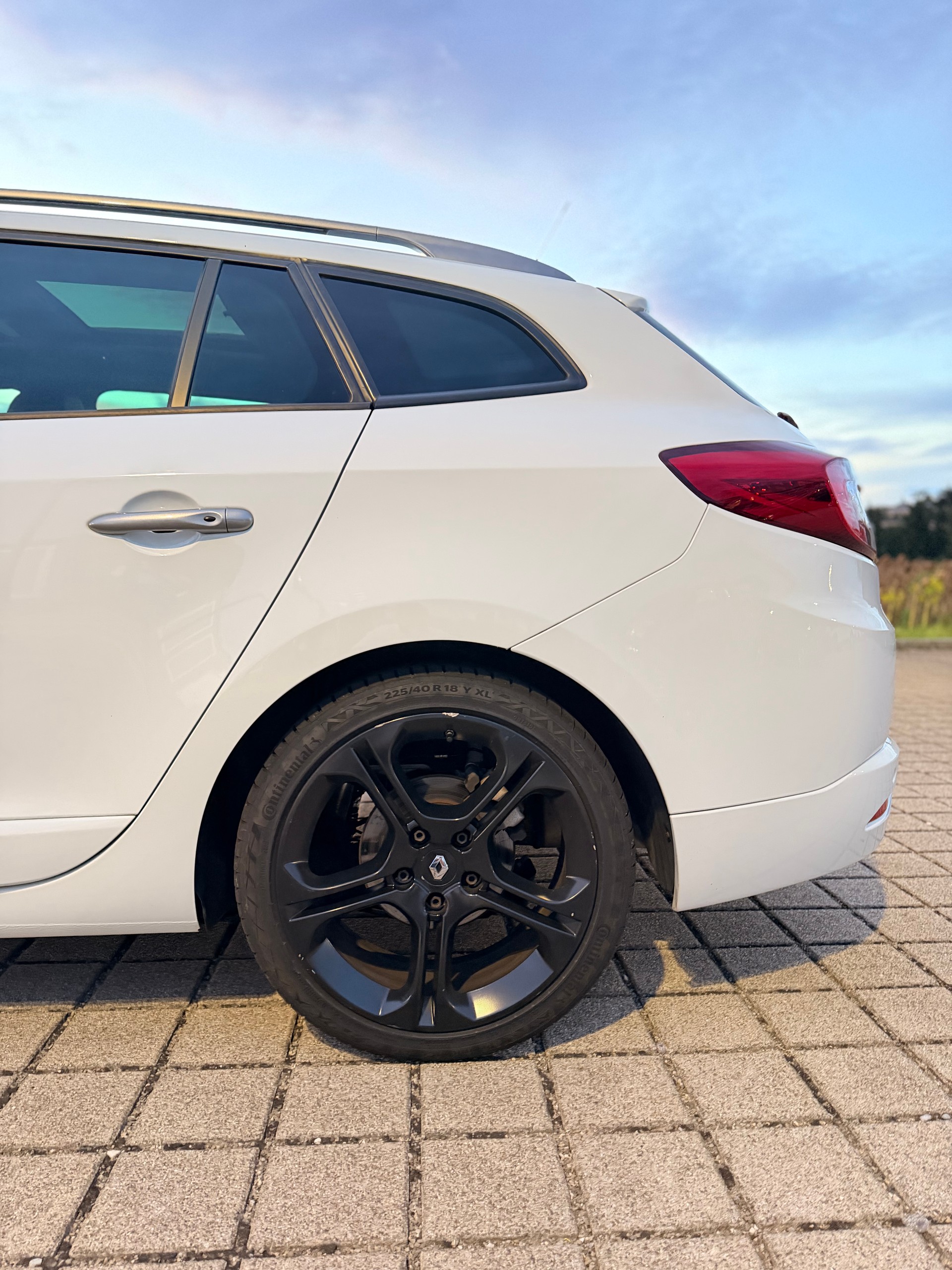 RENAULT Mégane Grandtour 2.0 16V Turbo GT-image-14