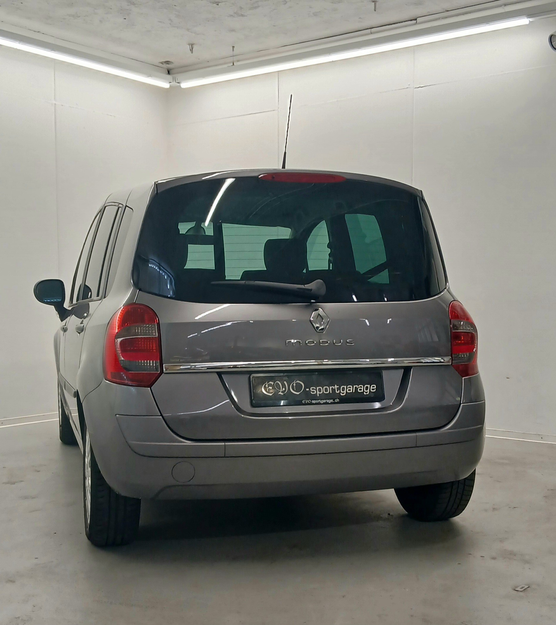 RENAULT Modus 1.2 16V T Expression-image-8