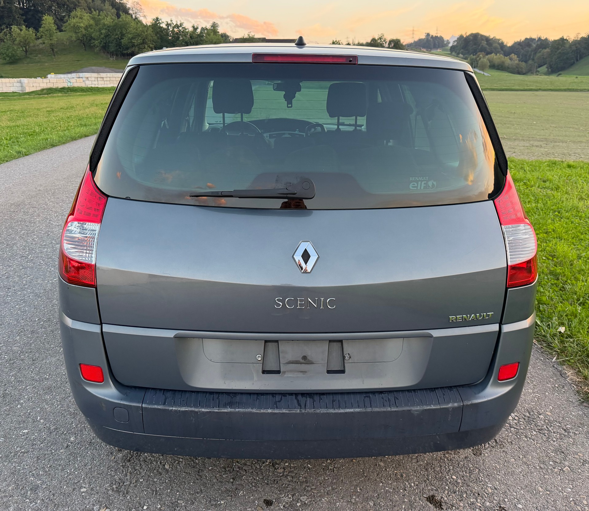 RENAULT Grand Scénic 2.0 16V Turbo Dynamique-image-5