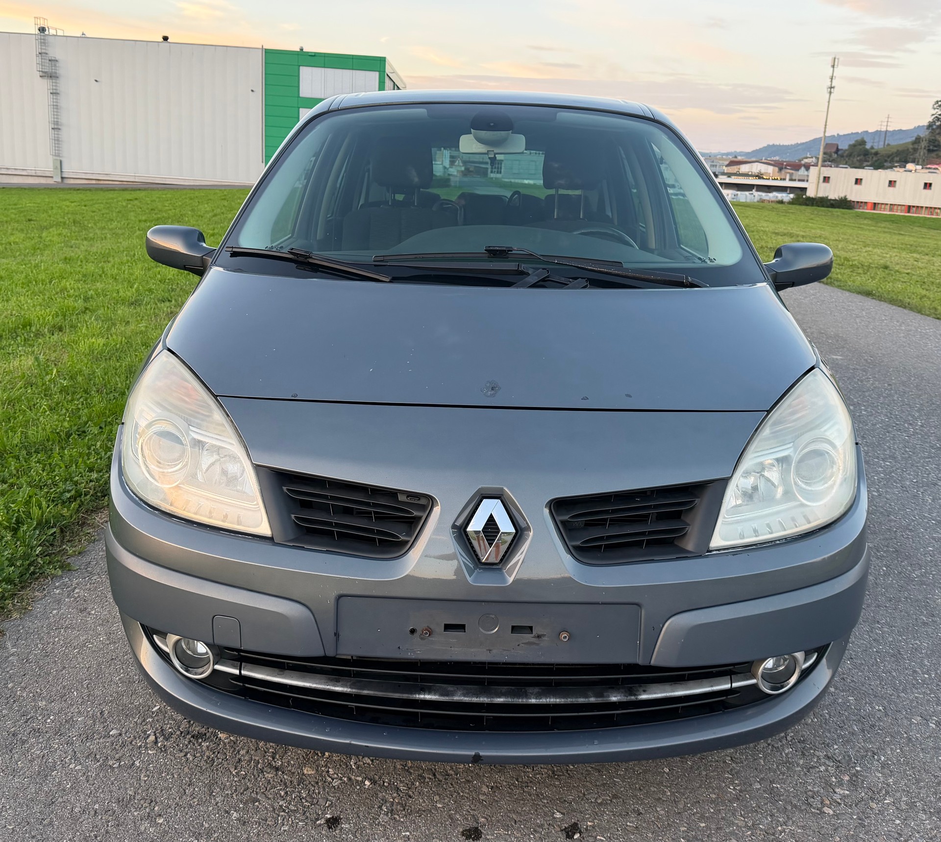 RENAULT Grand Scénic 2.0 16V Turbo Dynamique-image-2