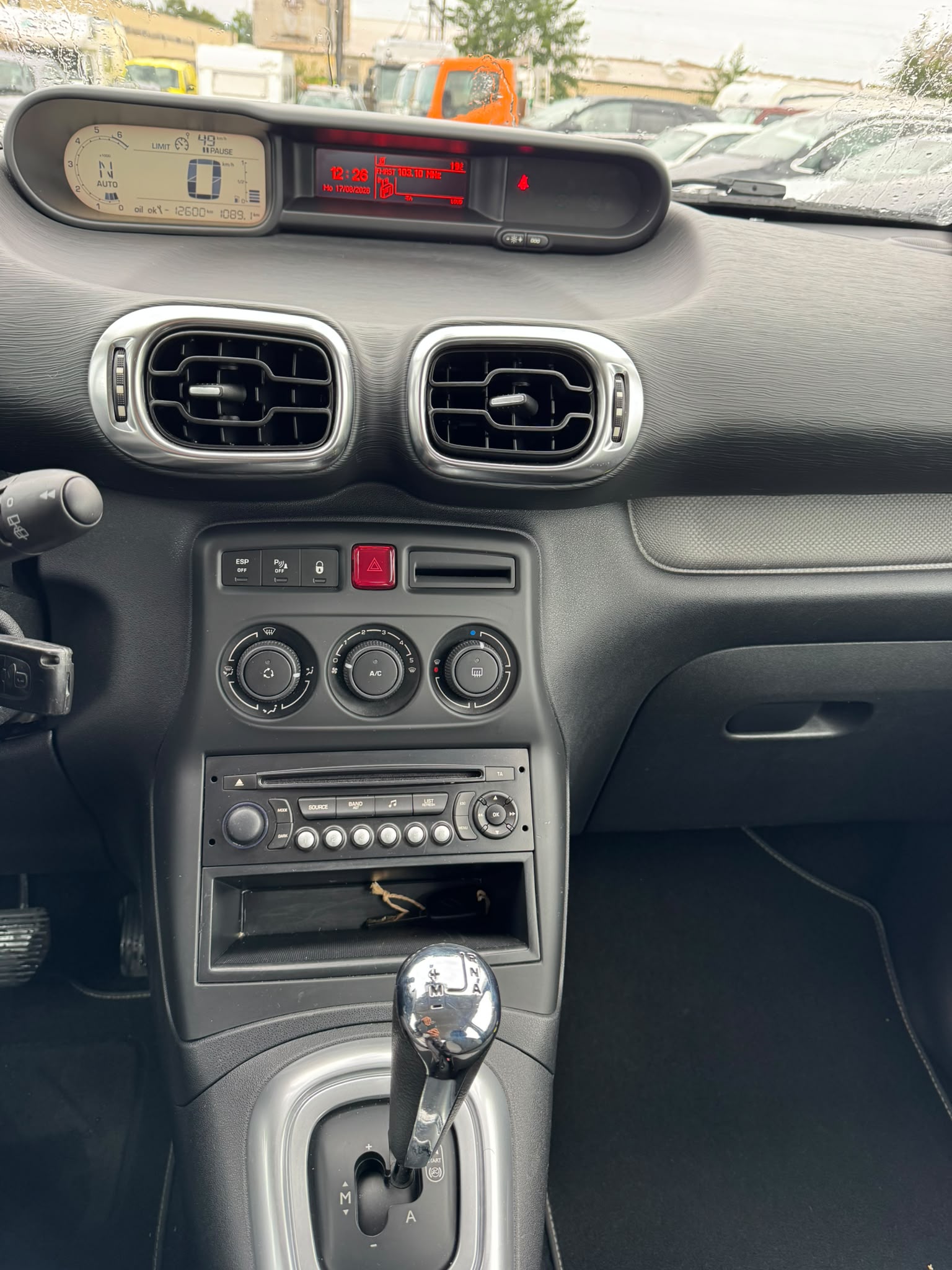 CITROEN C3 Picasso 1.6i 16V Exclusive EGS6-image-8
