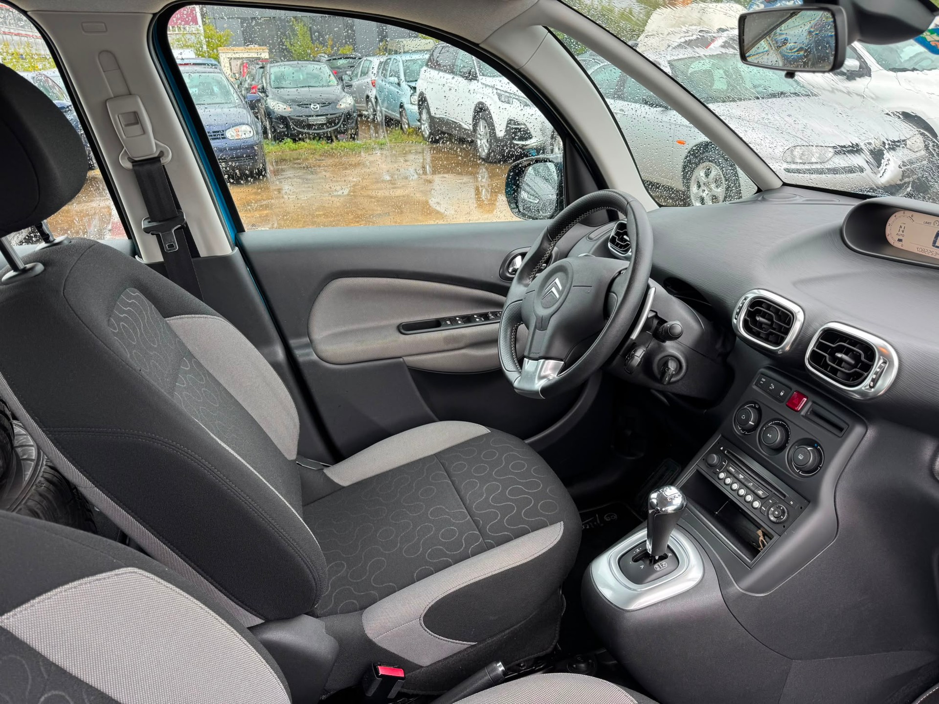 CITROEN C3 Picasso 1.6i 16V Exclusive EGS6-image-12