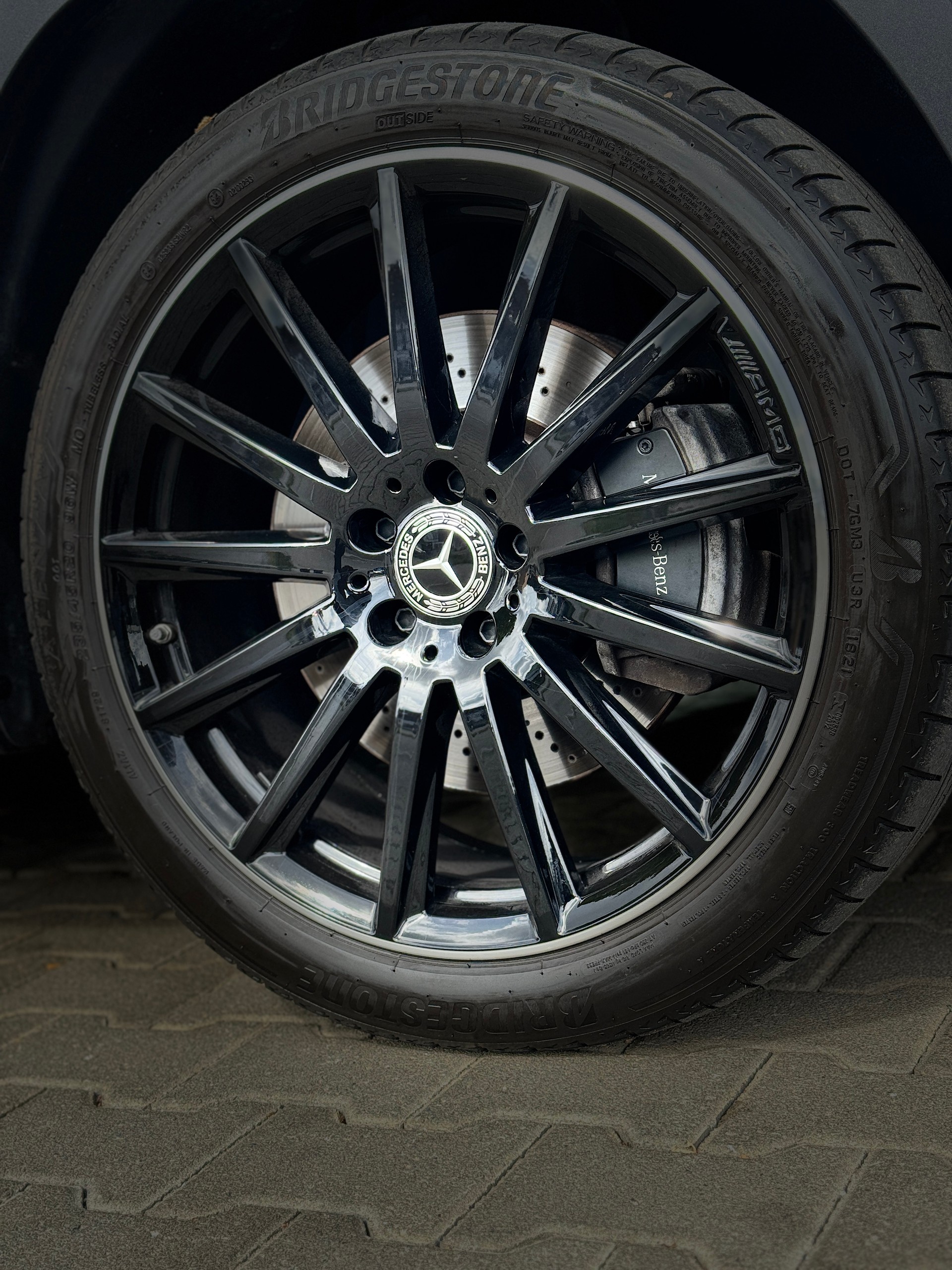 MERCEDES-BENZ GLB 250 4Matic AMG Line 8G-Tronic-image-16