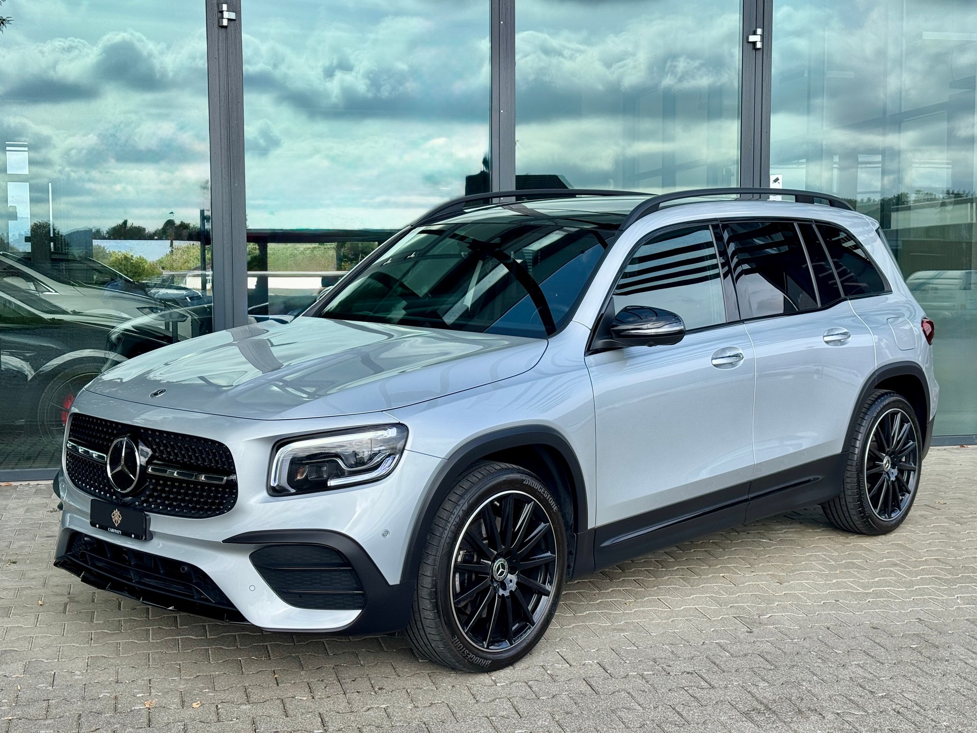 MERCEDES-BENZ GLB 250 4Matic AMG Line 8G-Tronic-showroom-element-2