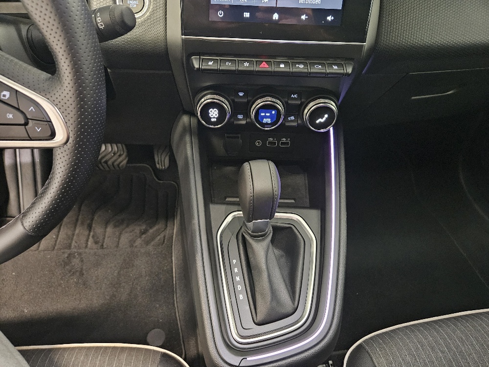MITSUBISHI COLT 1.6 HEV Intense-image-11