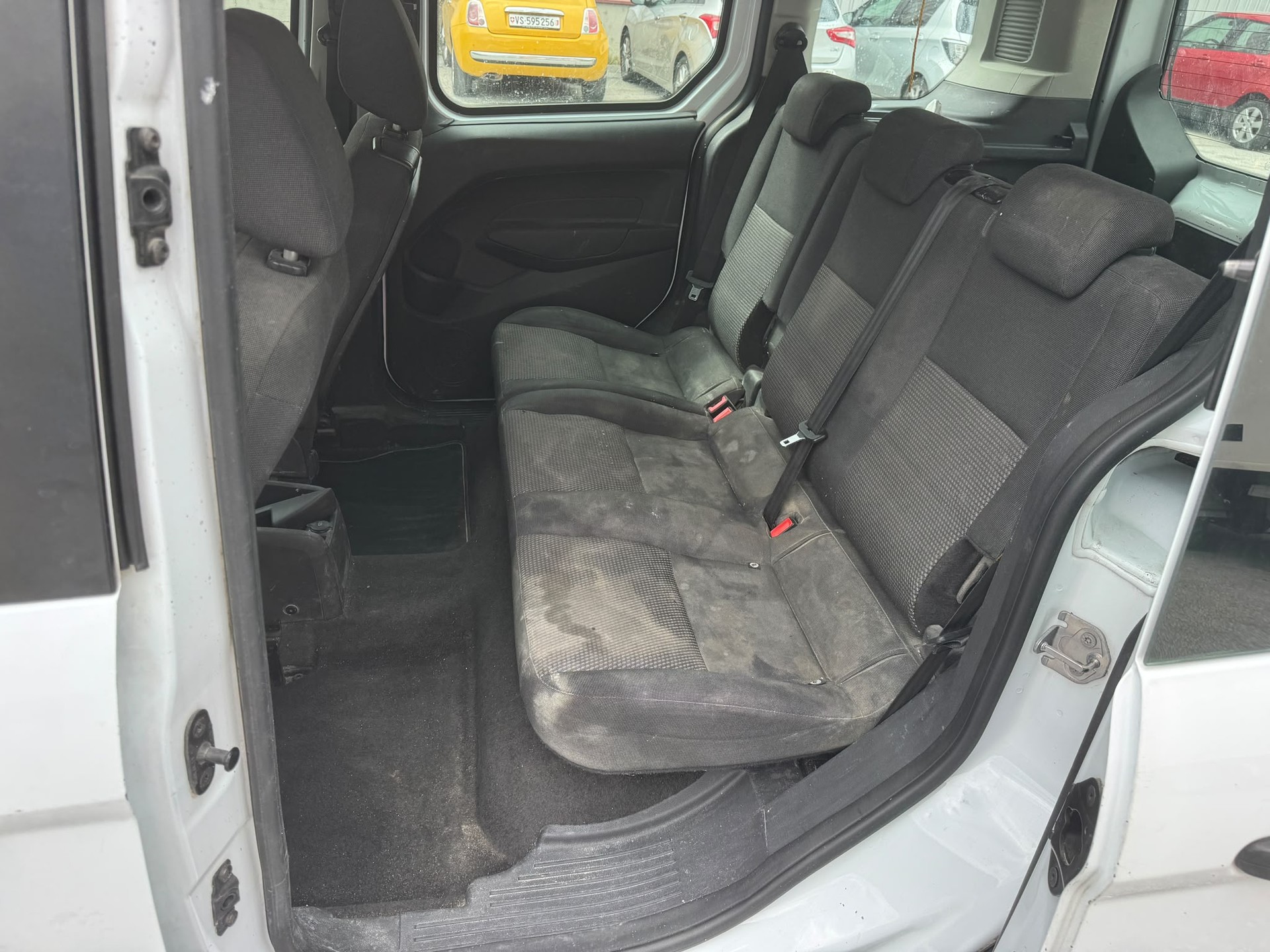 FORD Transit Connect Combi T220 1.5 TDCi Ambiente-image-11