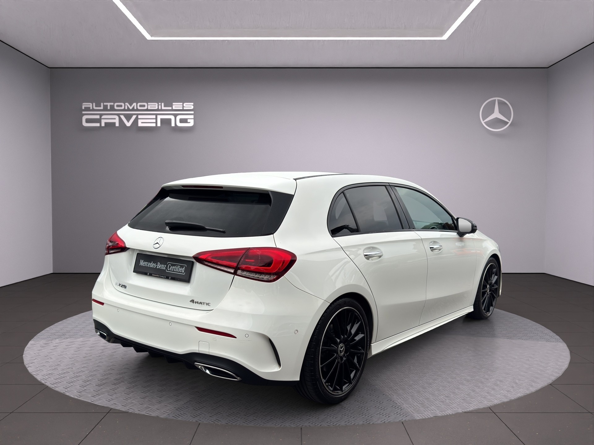MERCEDES-BENZ A 220 AMG Line 7G-DCT 4Matic-image-4