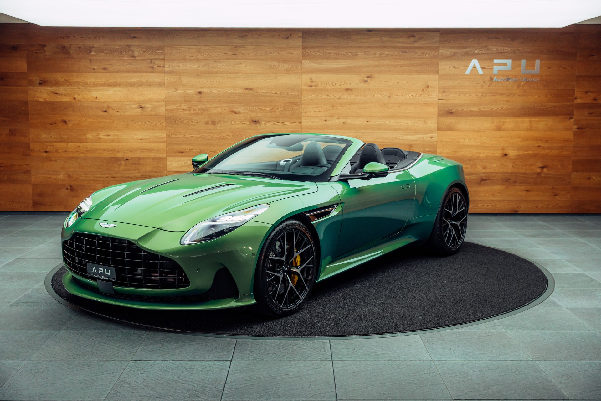 ASTON MARTIN DB12 Volante 4.0 V8 Bi-Turbo-showroom-element-3