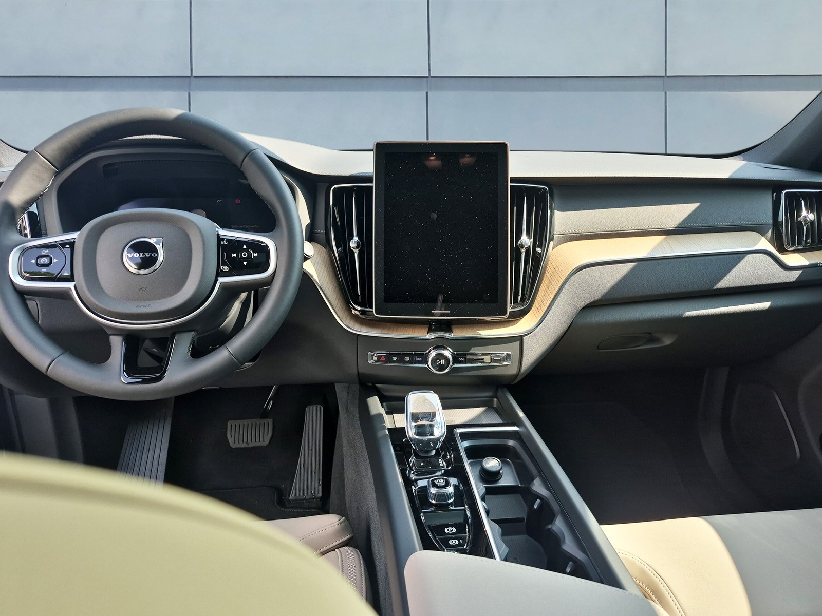 VOLVO XC60 2.0 T8 TE Ultra Bright eAWD-image-11
