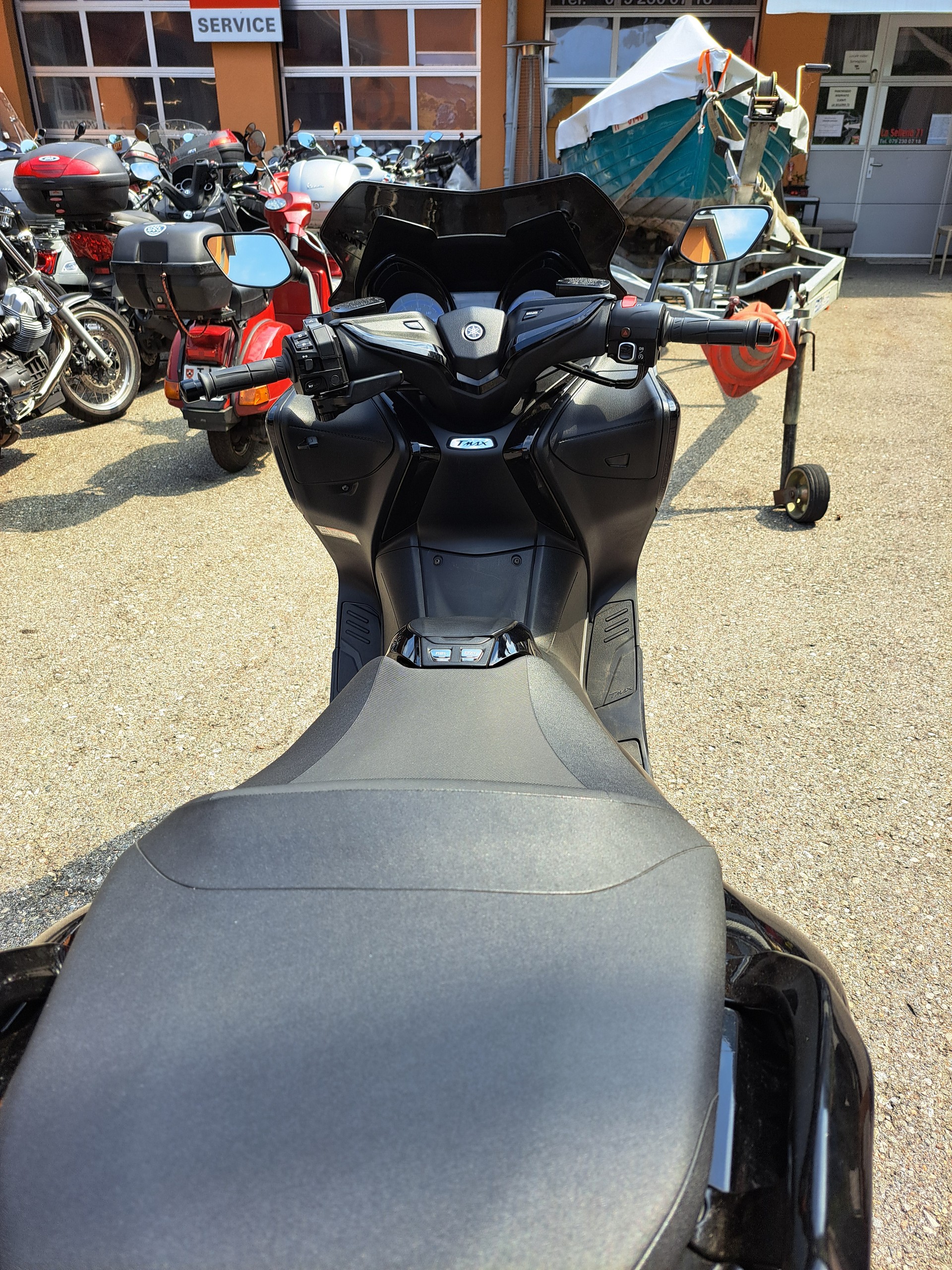 YAMAHA T-MAX XP 530 ABS-image-3